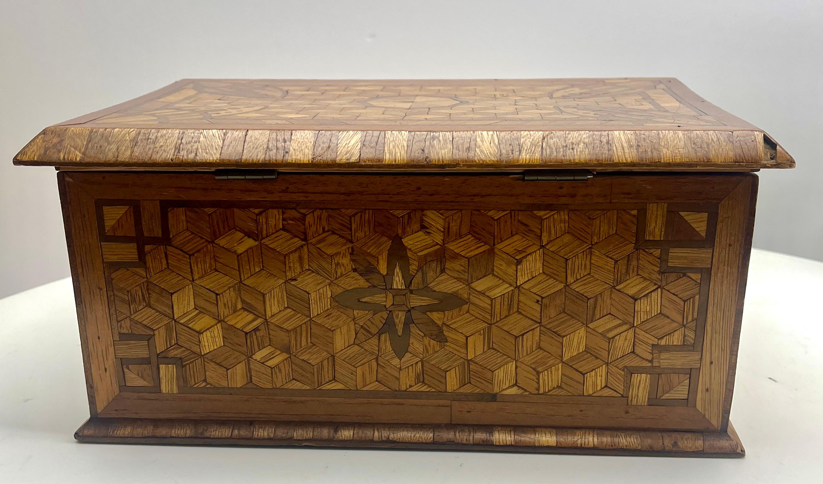 Arts & Crafts Box with Decorative Hand made marquetry Decor, circa 1910 For Sale 3