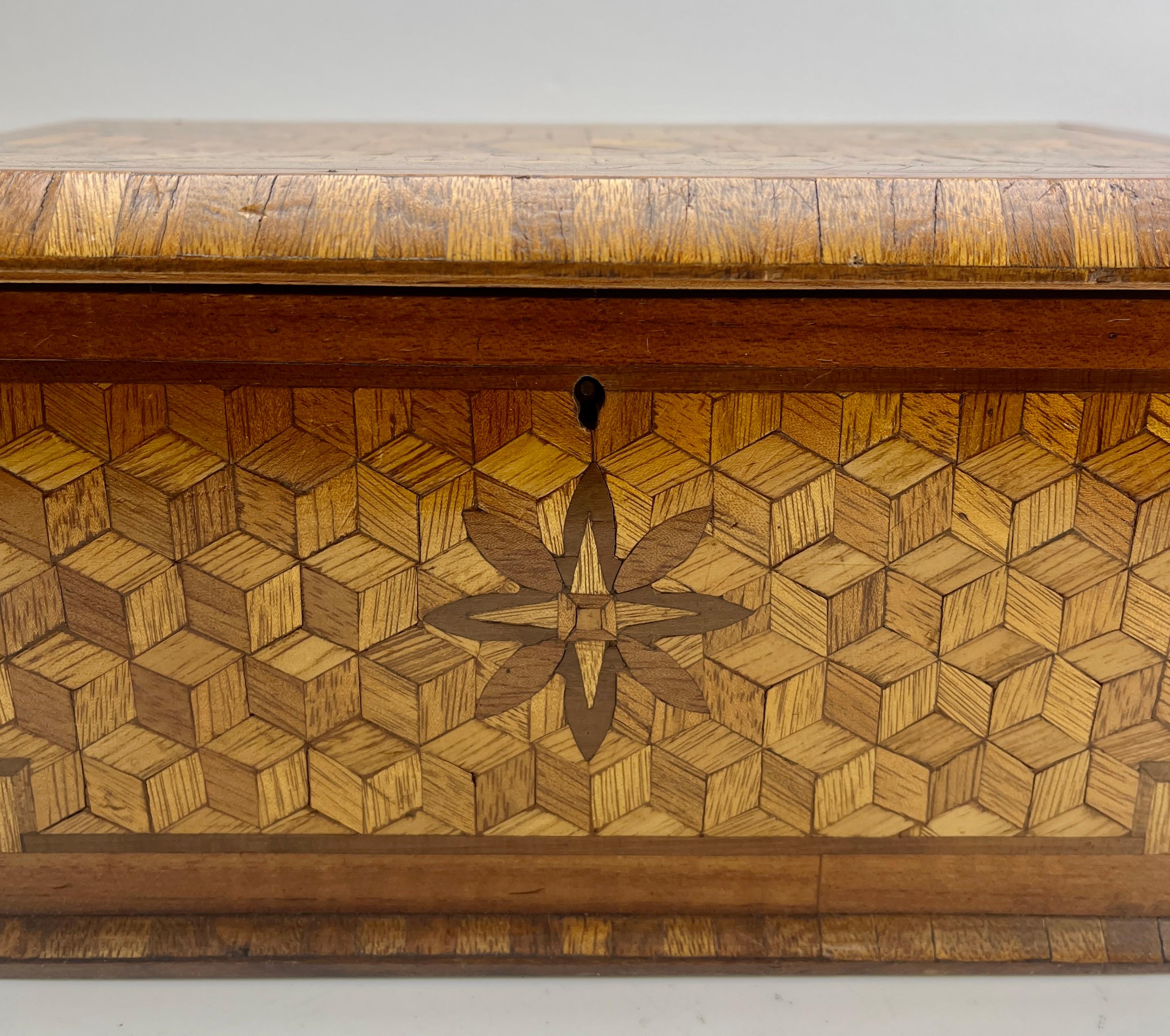 Hand-Crafted Arts & Crafts Box with Decorative Hand made marquetry Decor, circa 1910 For Sale