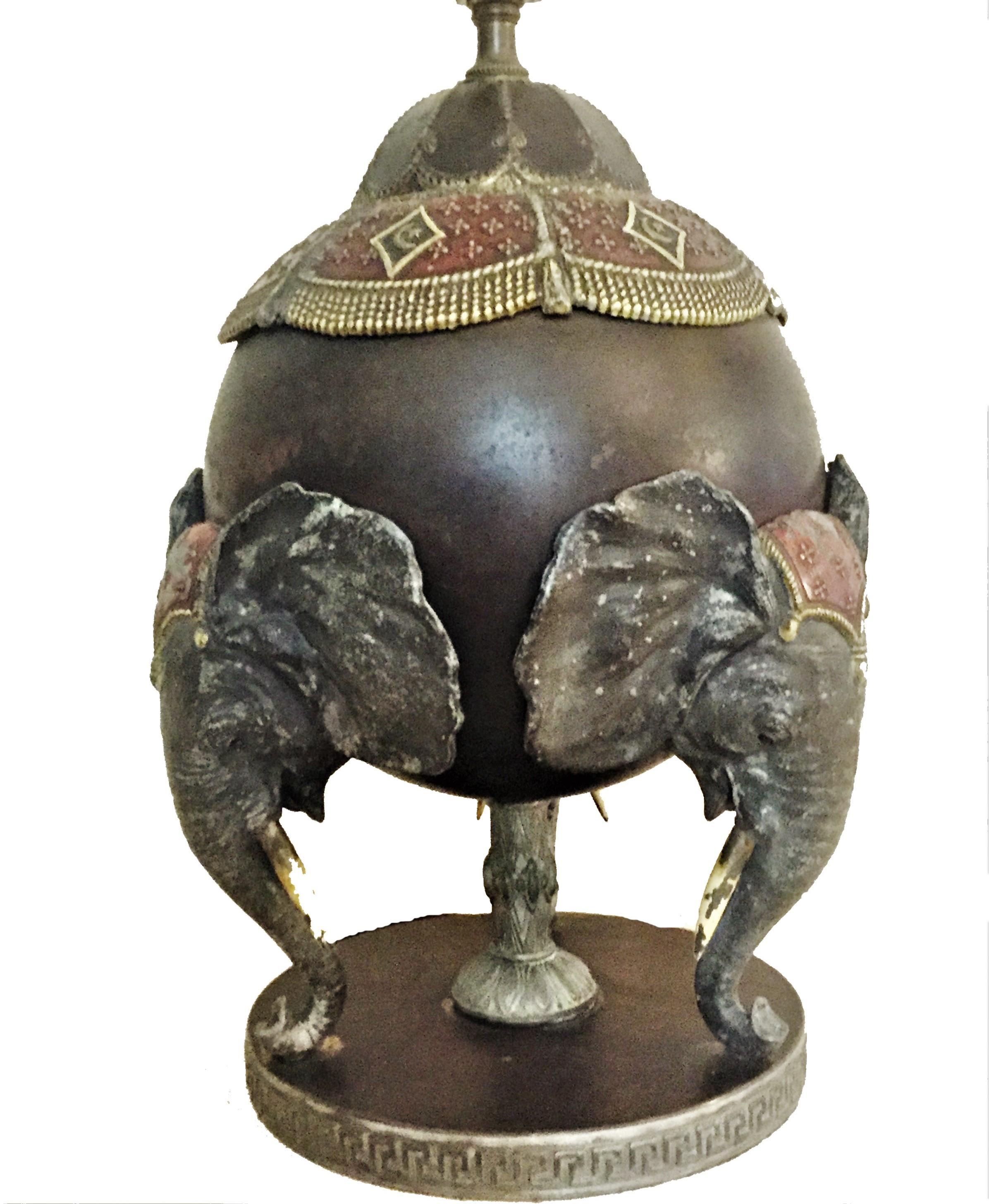 Arts & Crafts, Bradley & Hubbard, emaillierte Elefanten-Tischlampe aus Metall, um 1910 (Arts and Crafts) im Angebot