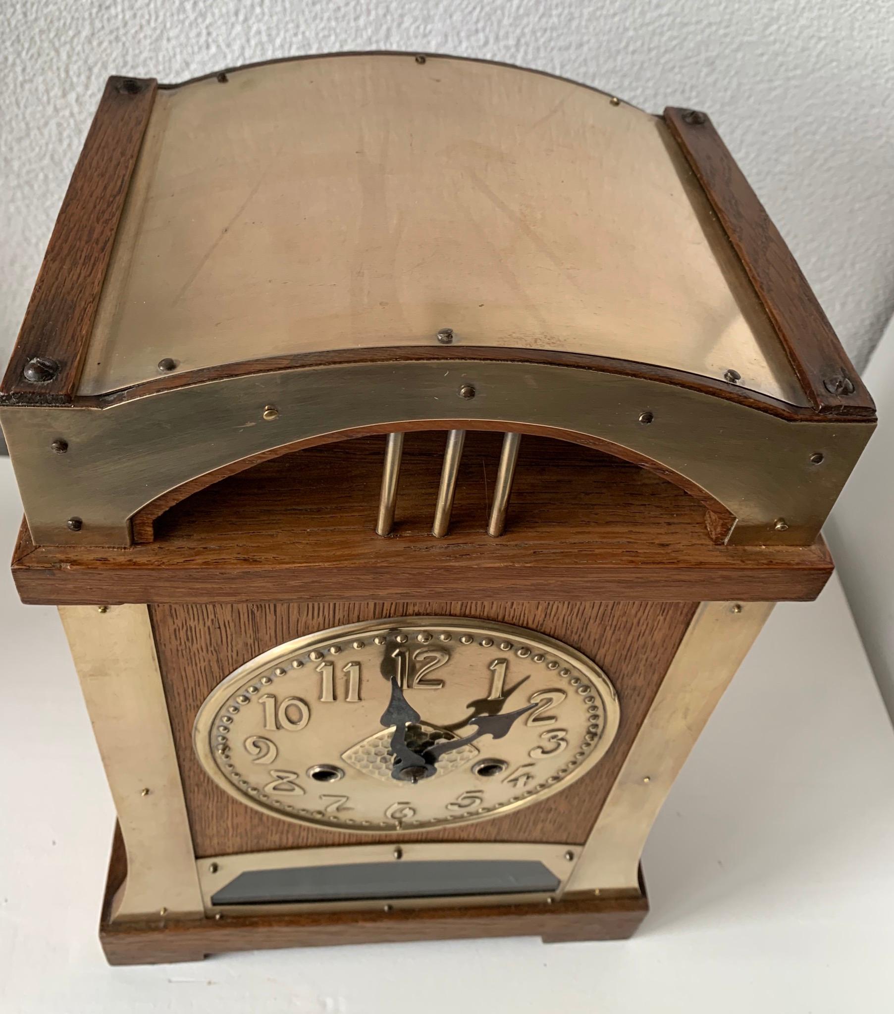 Arts & Crafts Brass & Wood Gustave Serrurier-Bovy Style Pendulum / Table Clock In Excellent Condition In Lisse, NL