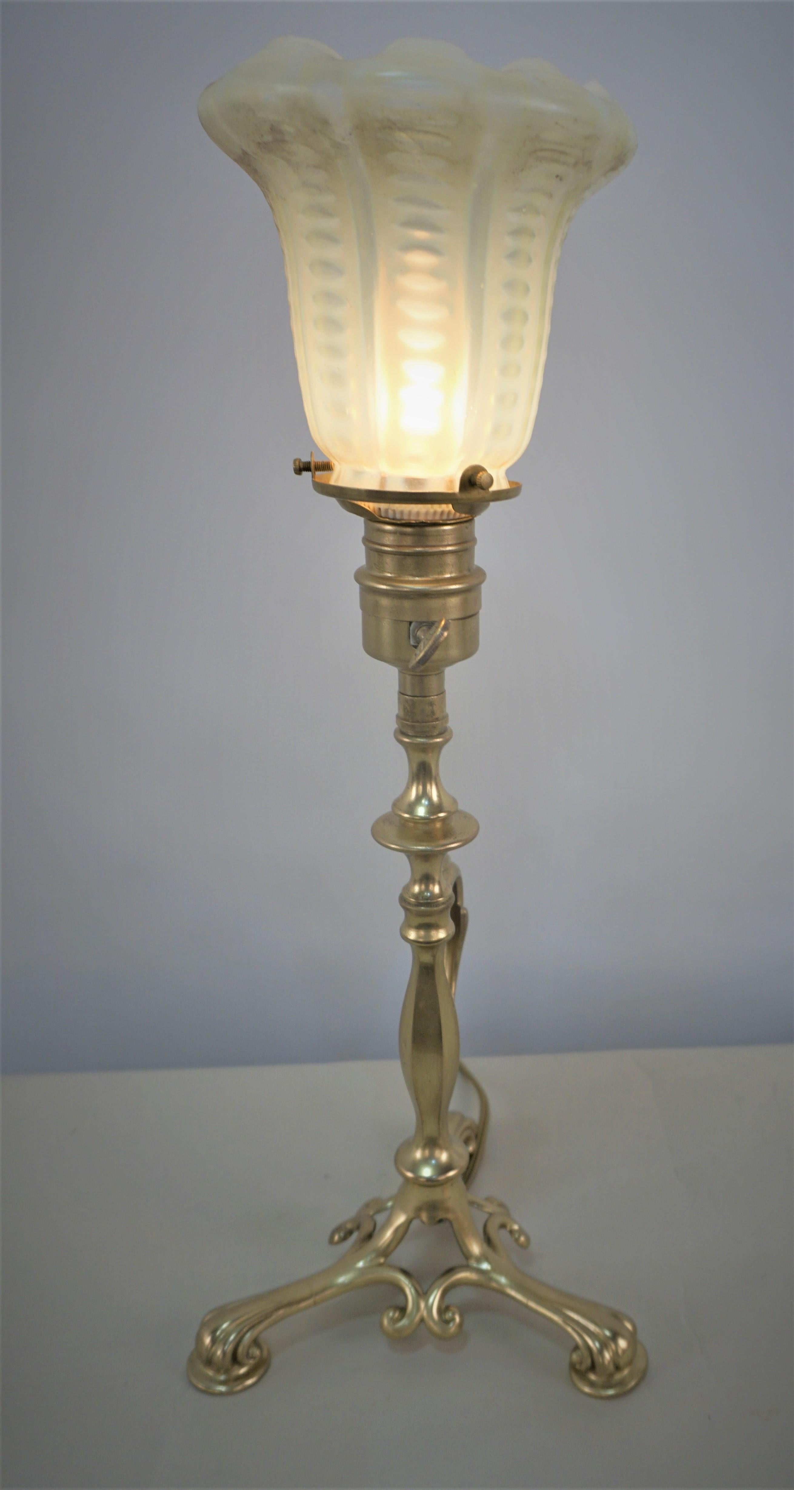 European Arts & Crafts Bronze Table Lamp with Vaseline Glass Shade For Sale