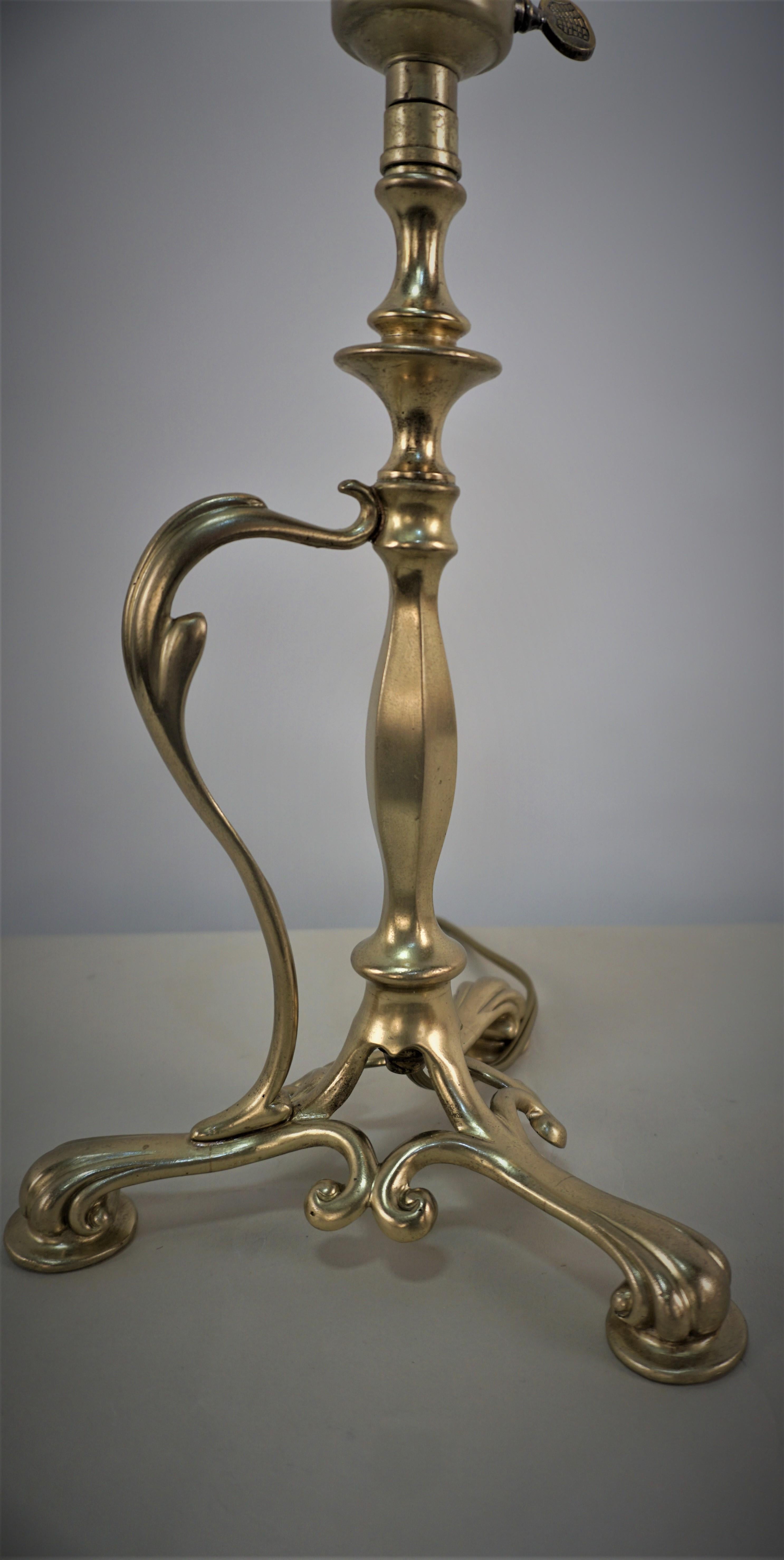 Arts & Crafts Bronze Table Lamp with Vaseline Glass Shade In Good Condition For Sale In Fairfax, VA