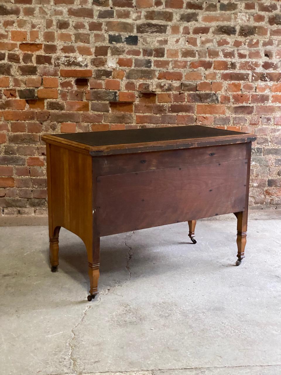Arts & Crafts Burr Walnut Kneehole Desk by Shapland & Petter, circa 1890 In Good Condition In Longdon, Tewkesbury