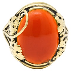 Arts and Crafts Karneol-Cabochon-Ring aus 18 Karat Gold mit Blattwerk