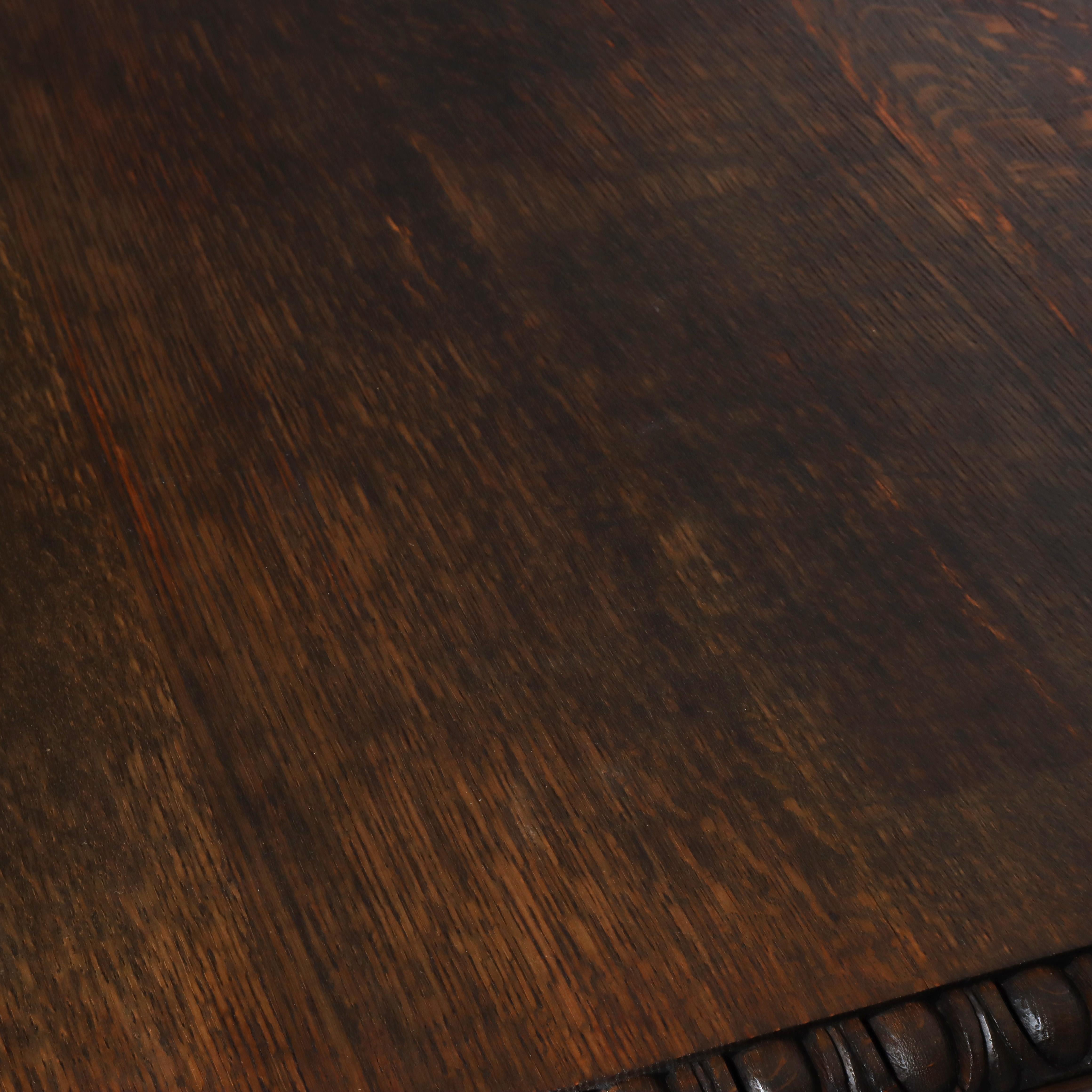 Arts & Crafts Mesa de biblioteca de caballete de roble tallado con patas en forma de lira C1910 en venta 6