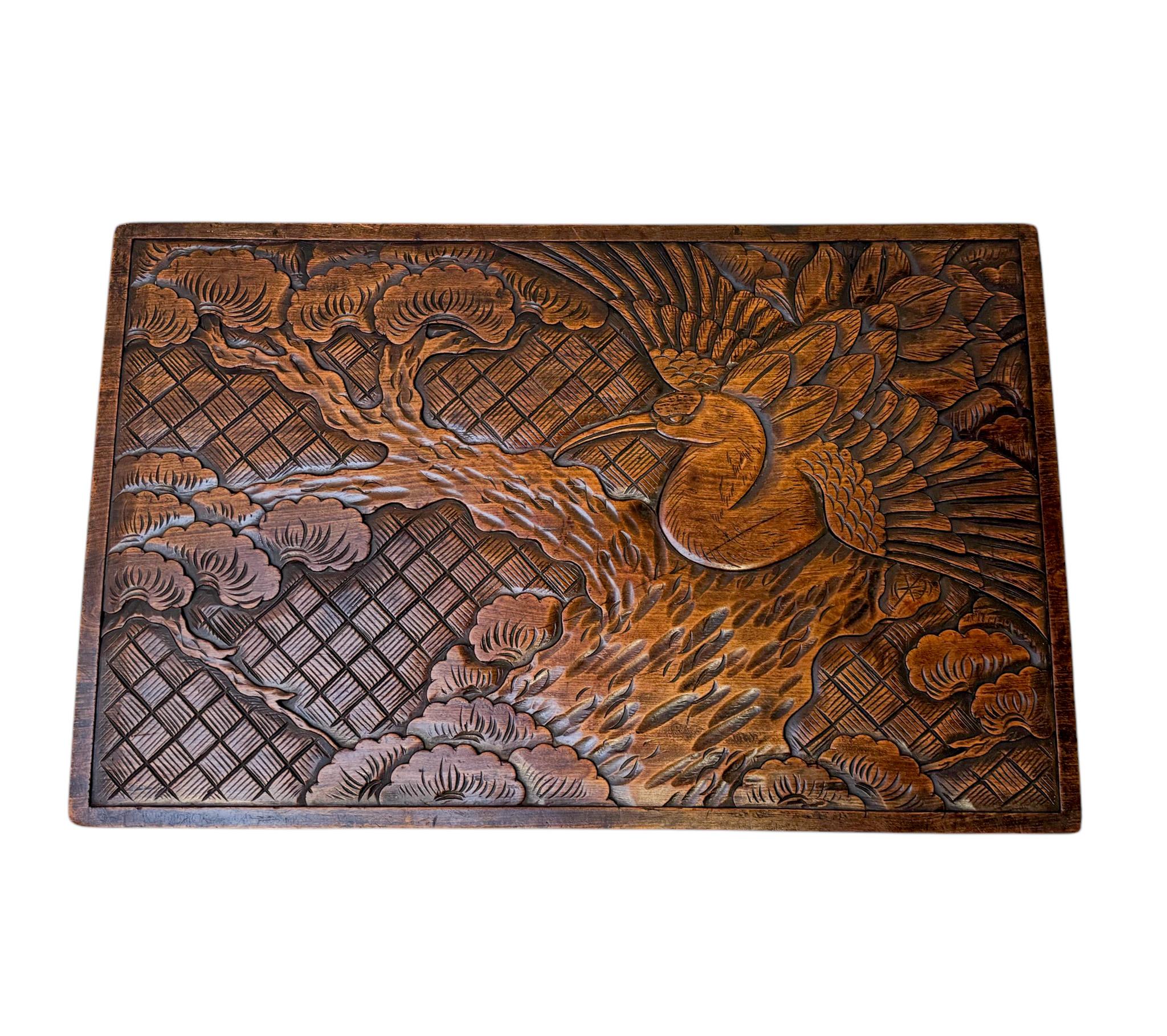 Geschnitzter Arts and Crafts-Beistelltisch von Liberty of London, 1905 im Angebot 1