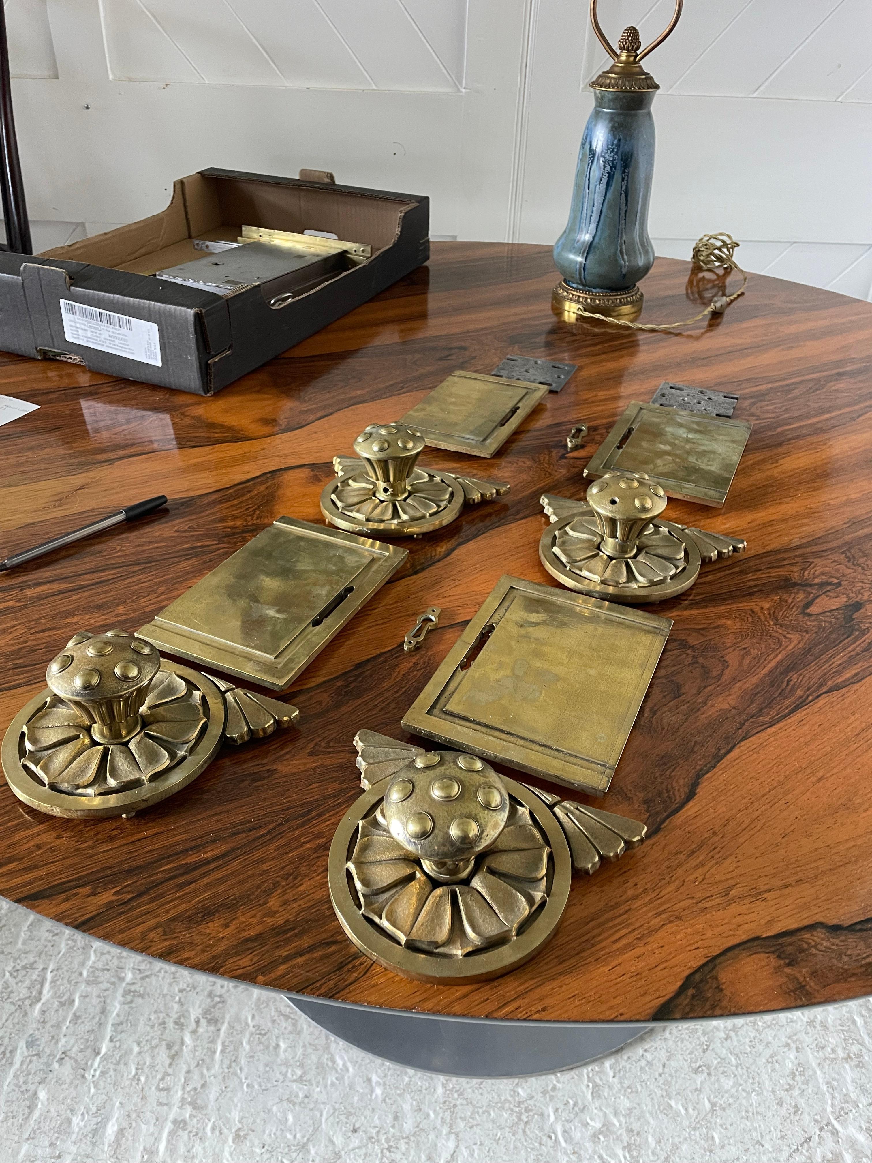 English Arts & Crafts Cast Brass Door Knobs and Back Plates For Sale