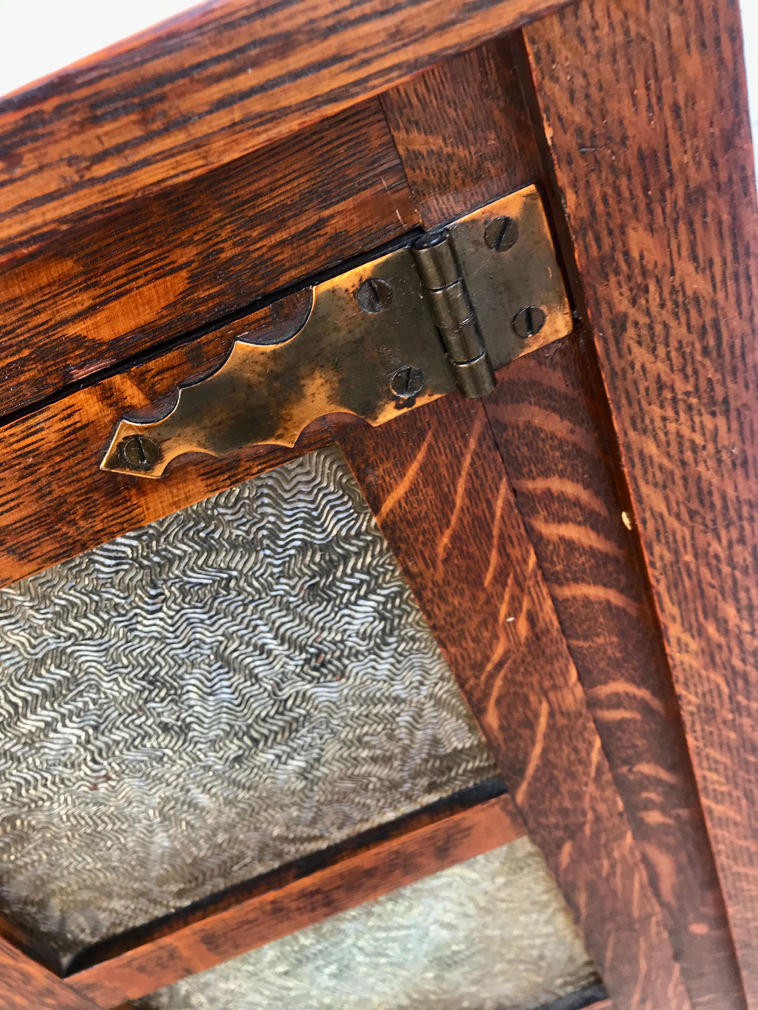 20ième siècle Petit meuble de rangement C&C de « Grand Rapids Furniture Company » Stickley époque  W7551 en vente