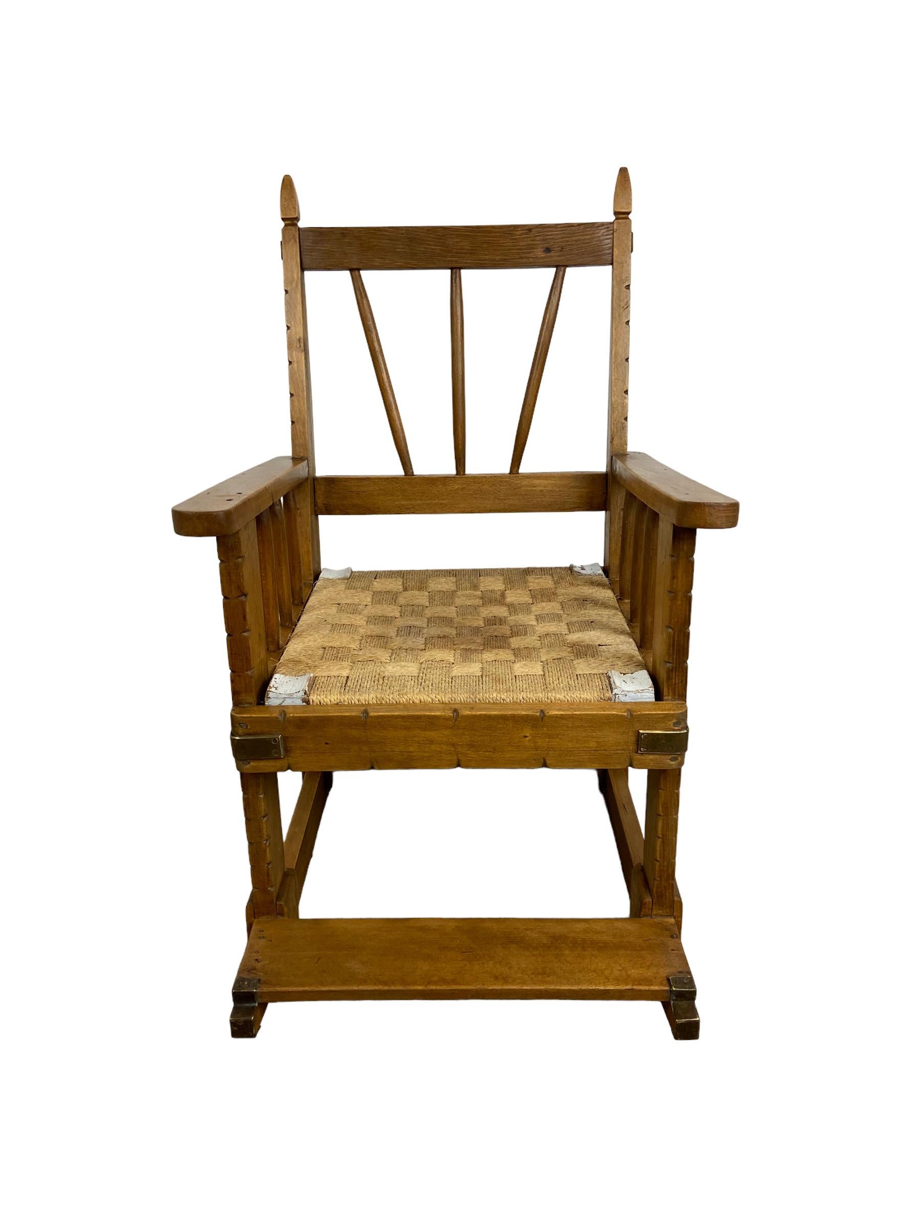 Arts and Crafts-Stuhl für ein Kind (Französisch) im Angebot