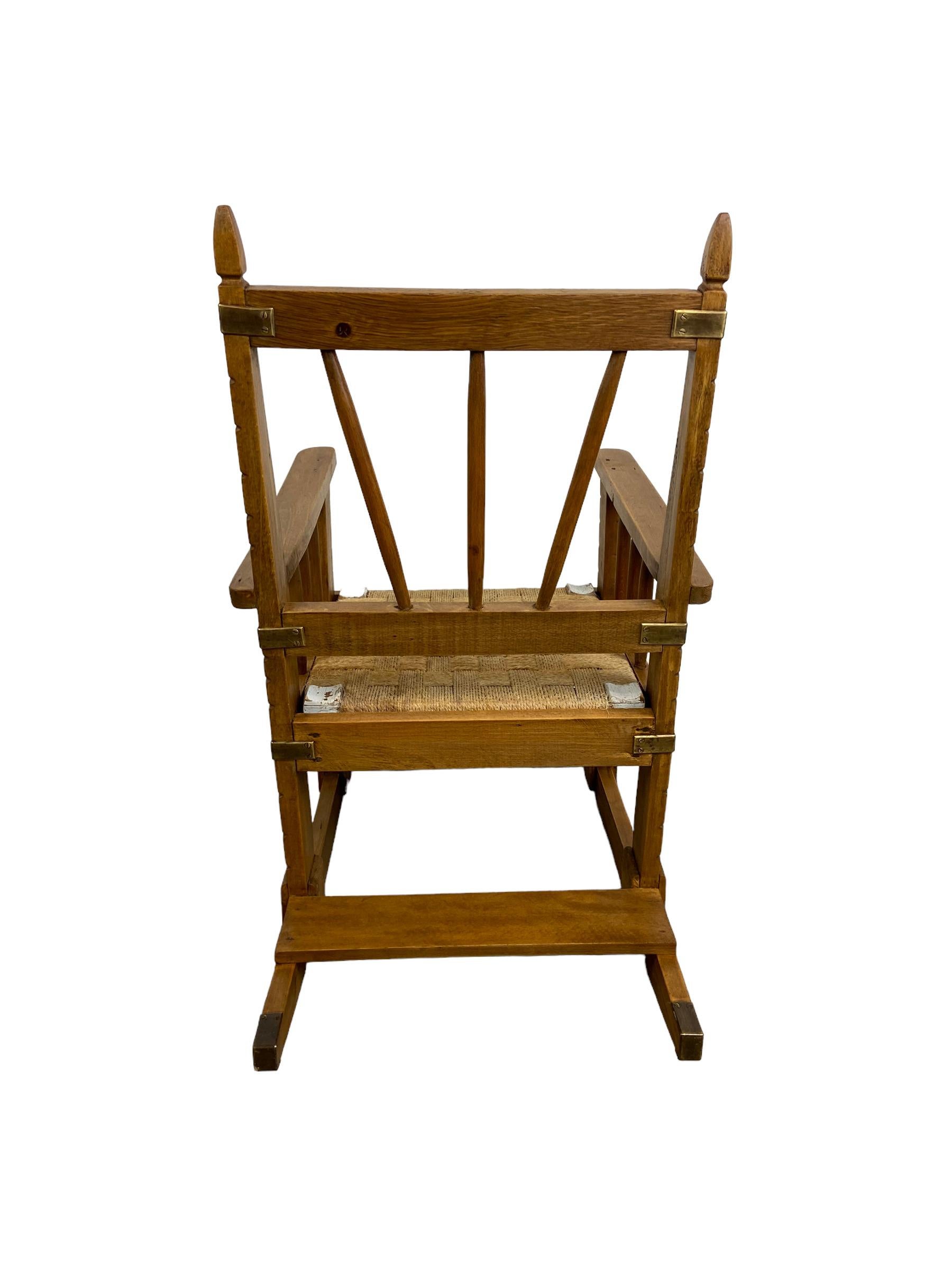 Arts and Crafts-Stuhl für ein Kind (Frühes 20. Jahrhundert) im Angebot