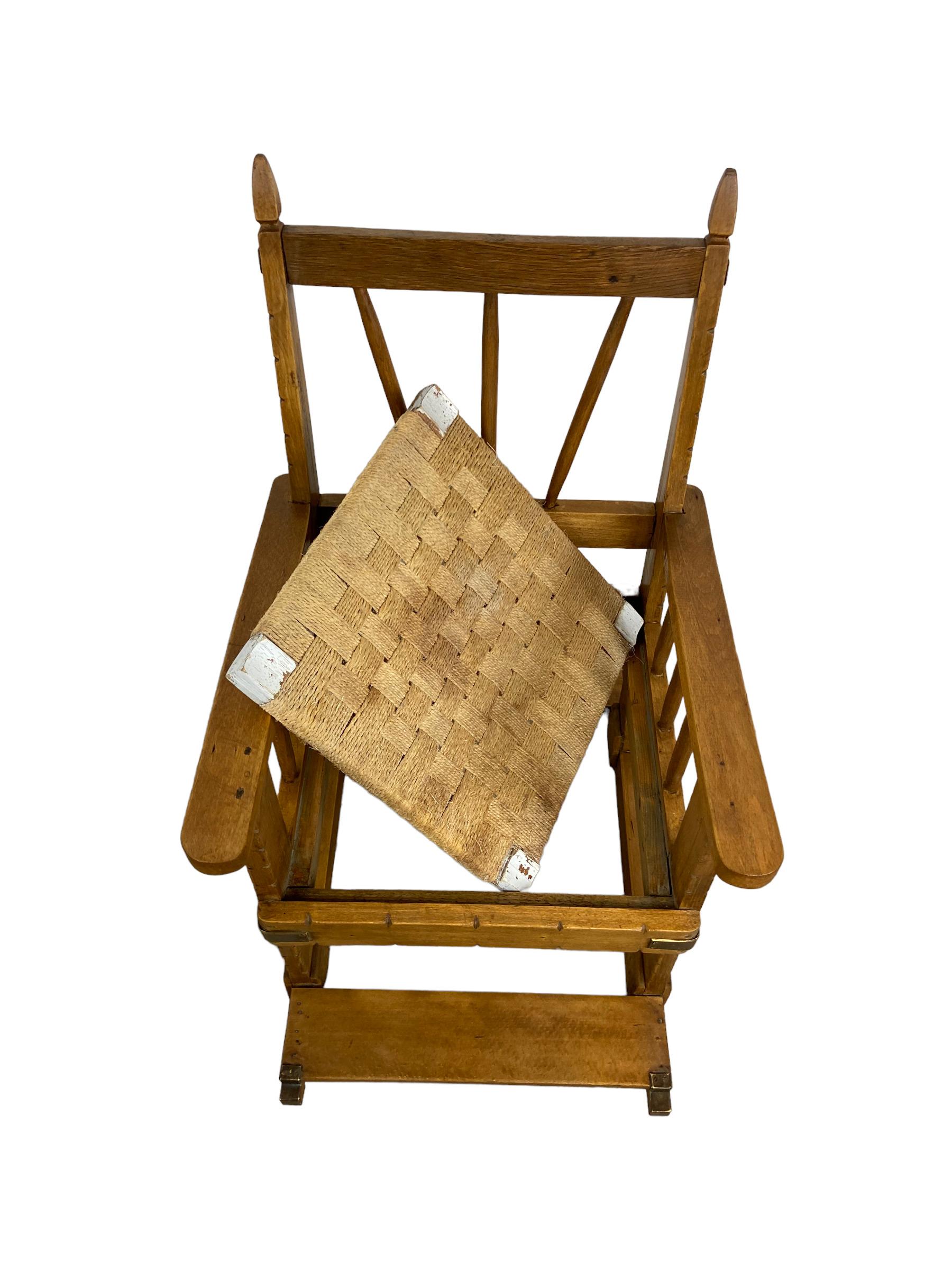 Arts and Crafts-Stuhl für ein Kind (Papierkordel) im Angebot