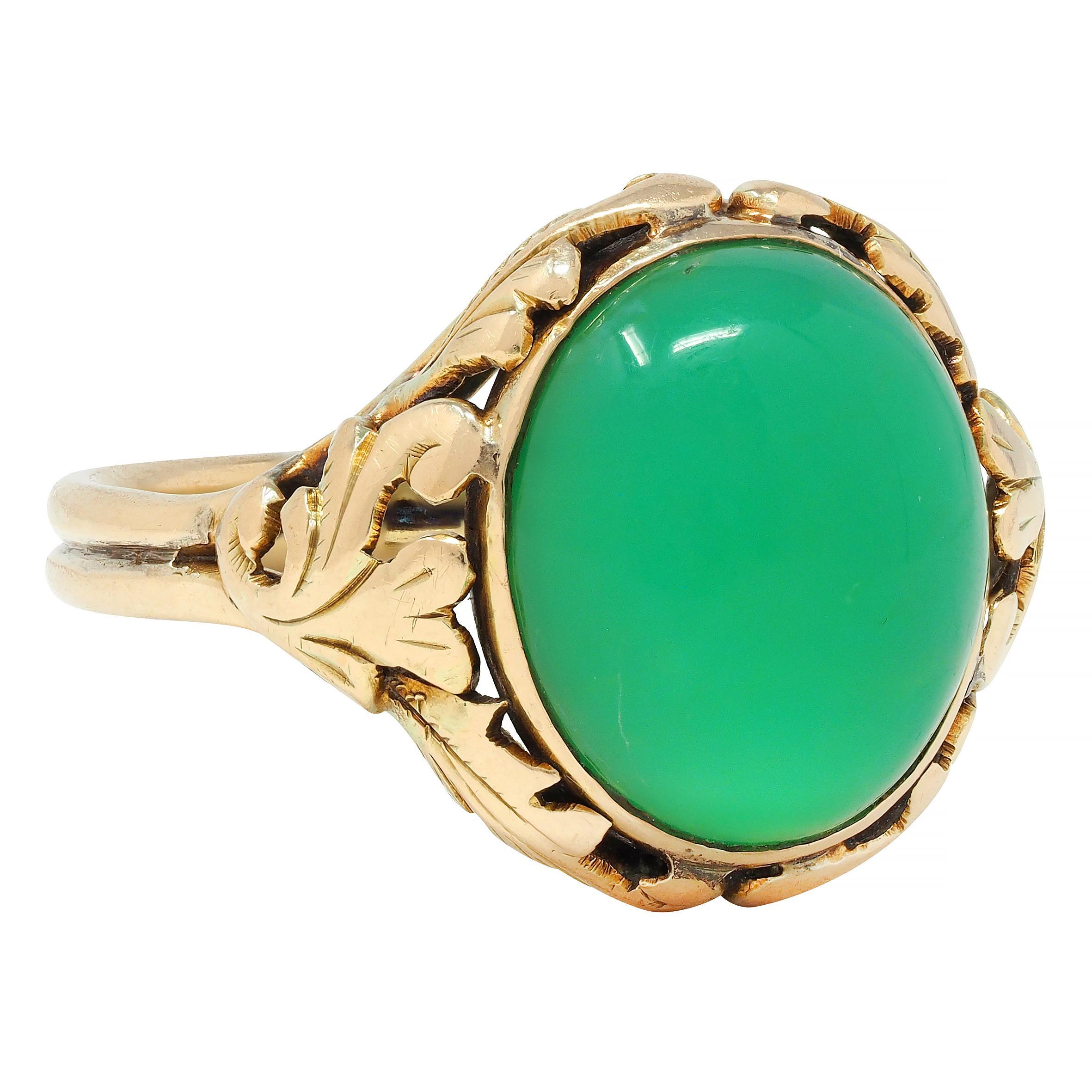 Arts & Crafts Chrysoprase Cabochon 14 Karat Gold Foliate Floral Antique Ring In Excellent Condition For Sale In Philadelphia, PA