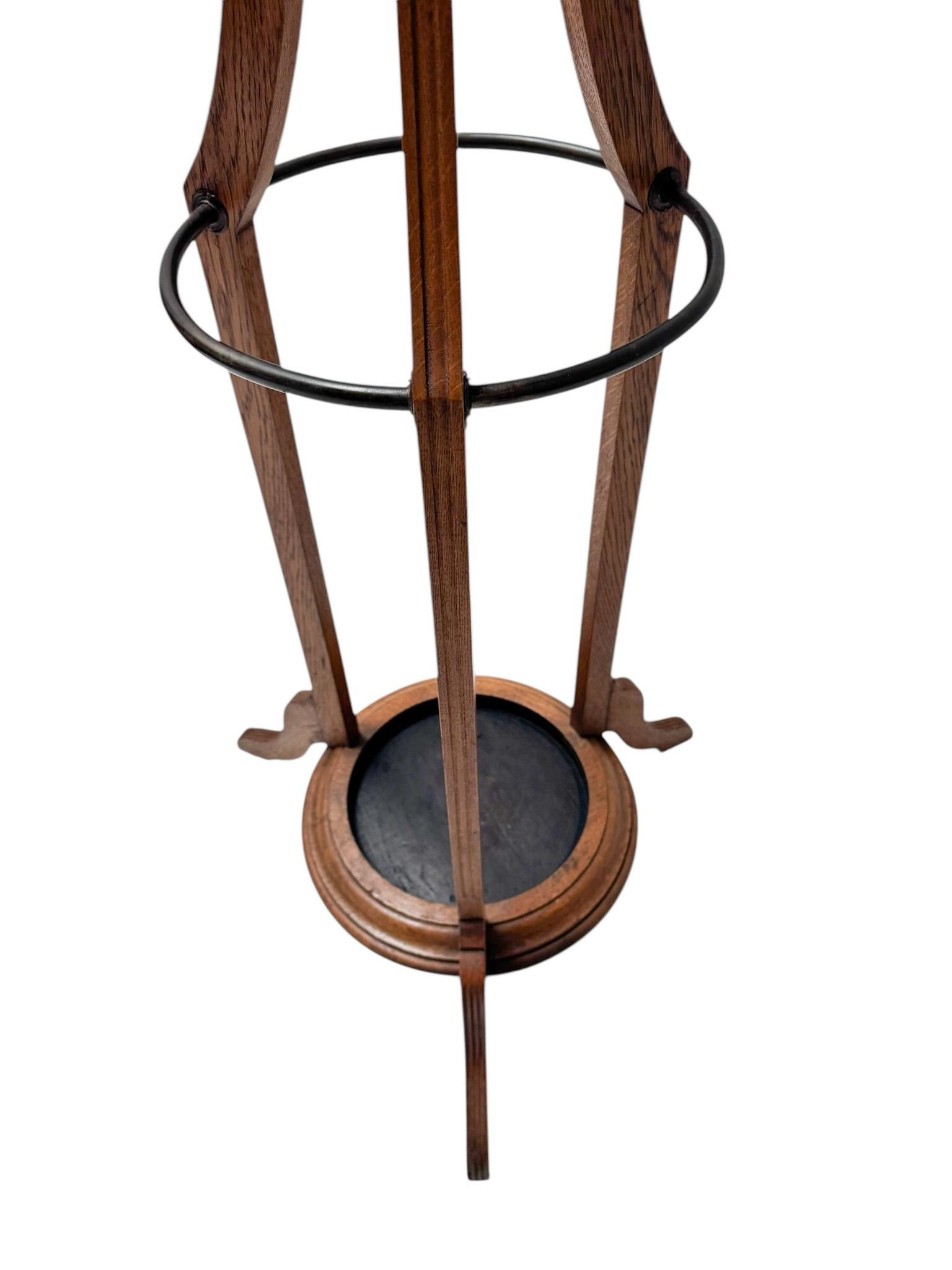 Arts & Crafts Coat Stand or Porte Manteau with Rotating Top, 1900s In Good Condition For Sale In Amsterdam, NL