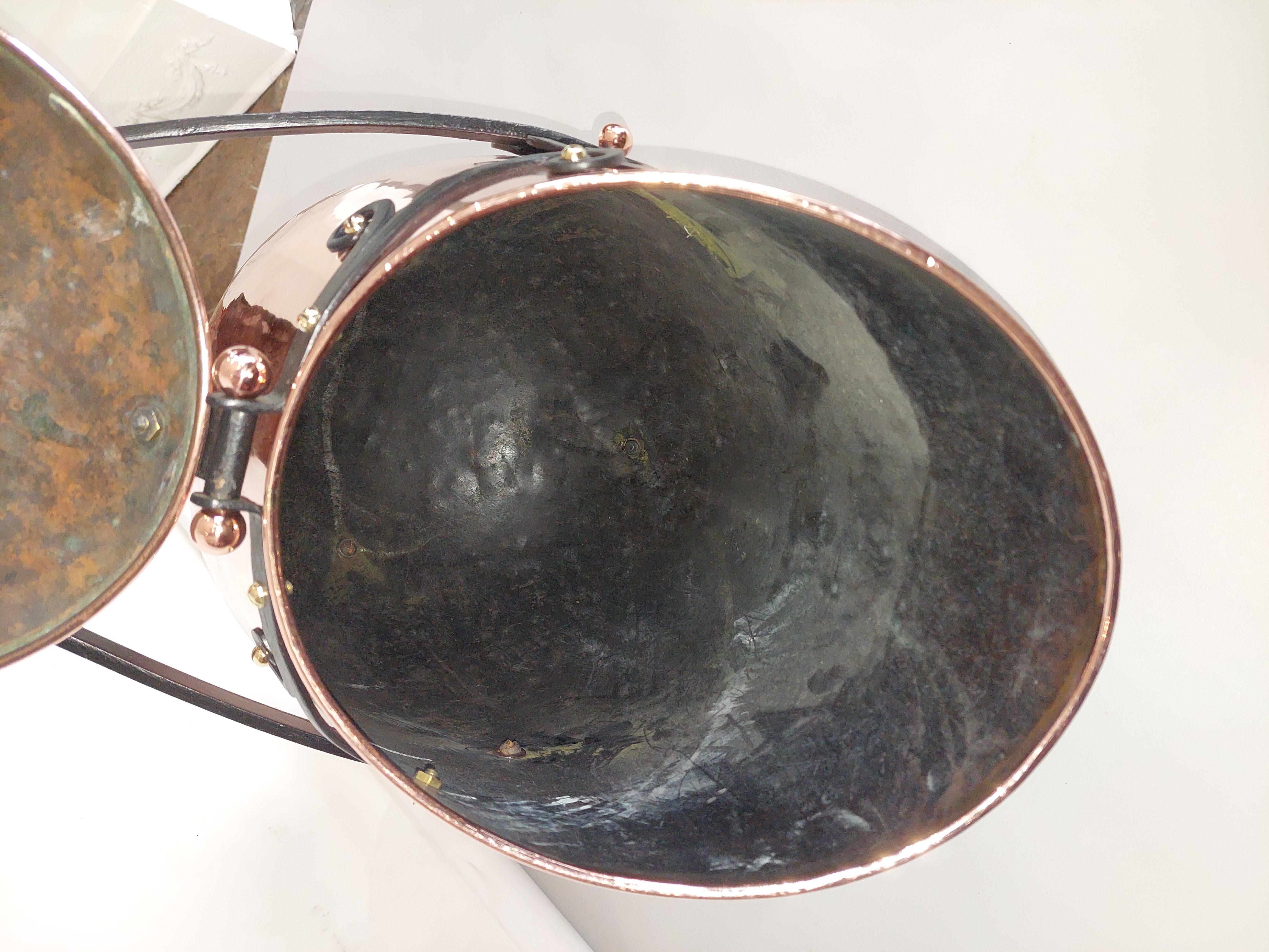 Chandelier Arts & Crafts en cuivre et fer forgé en vente 6