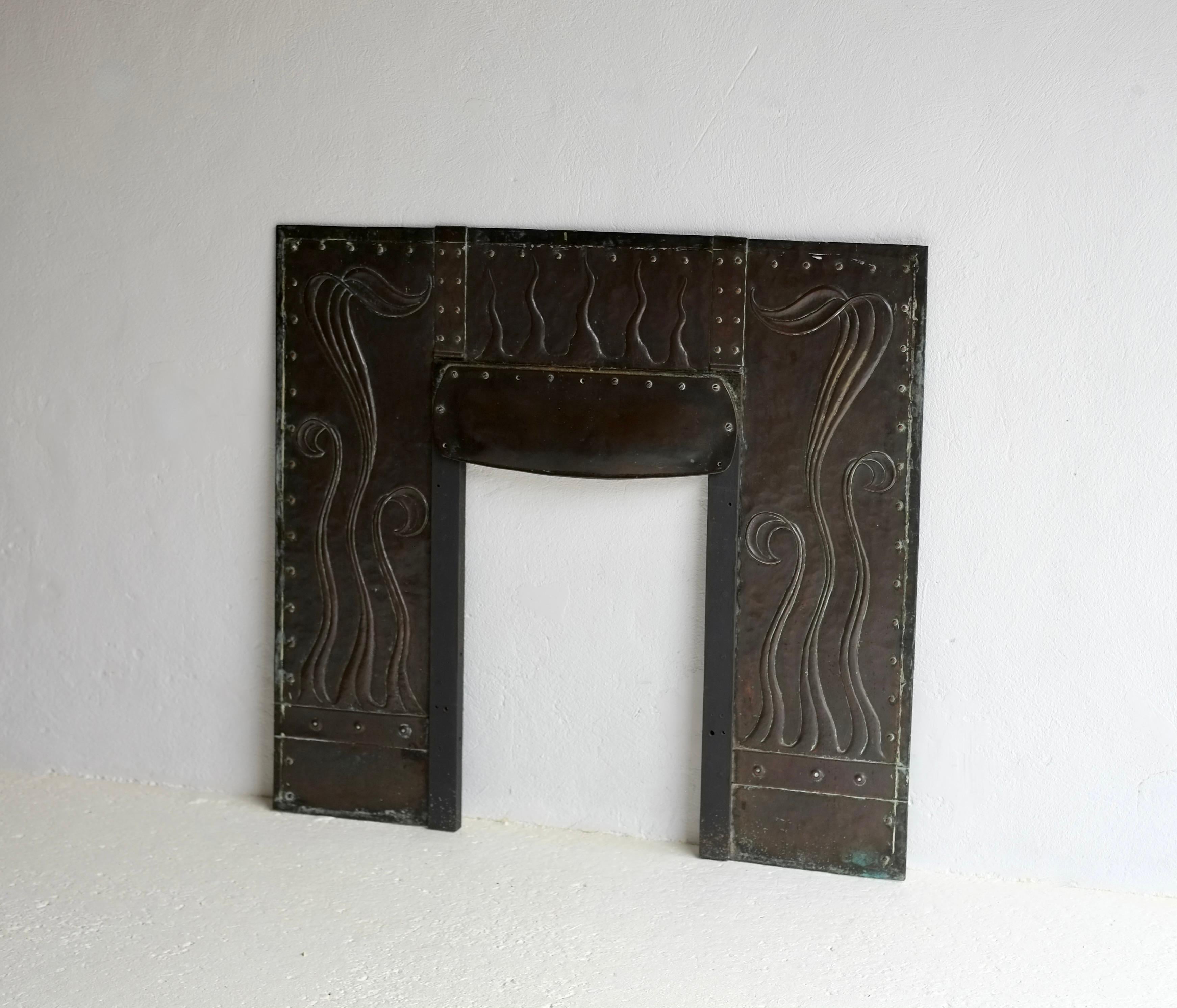 Rodete de cobre para chimenea Arts & Crafts en venta 1