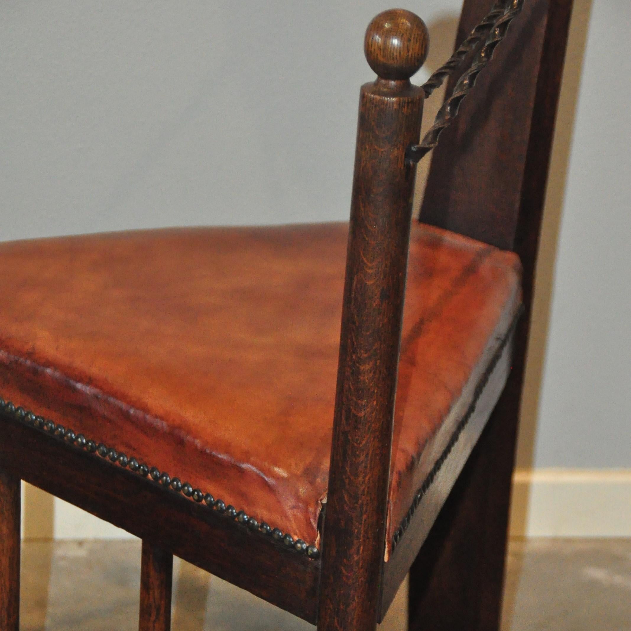 Arts & Crafts Corner Chair with Leather Turned Straps In Good Condition In Hellouw, NL
