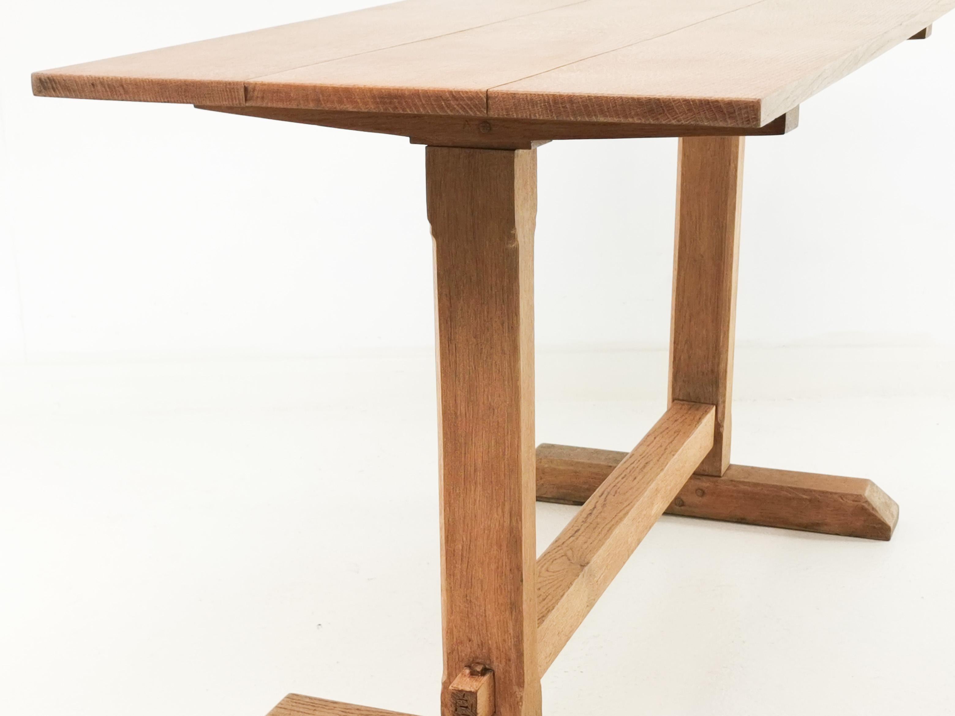 Mid-Century Modern Arts & Crafts Cotswold School Oak Dining Table, 1940s