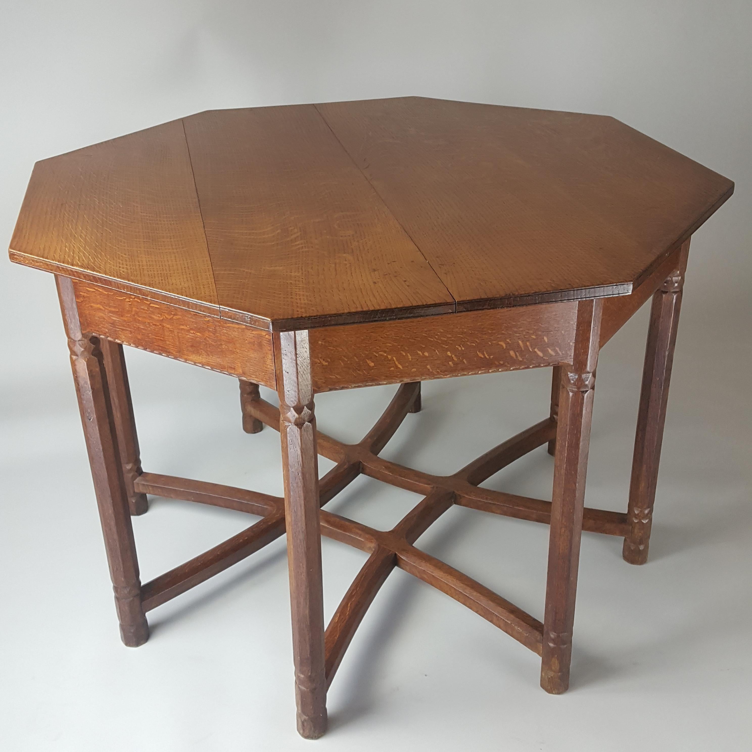 Arts & Crafts Cotswolds School oak centre table Gimson Style 1920's In Good Condition For Sale In Tunbridge Wells, GB