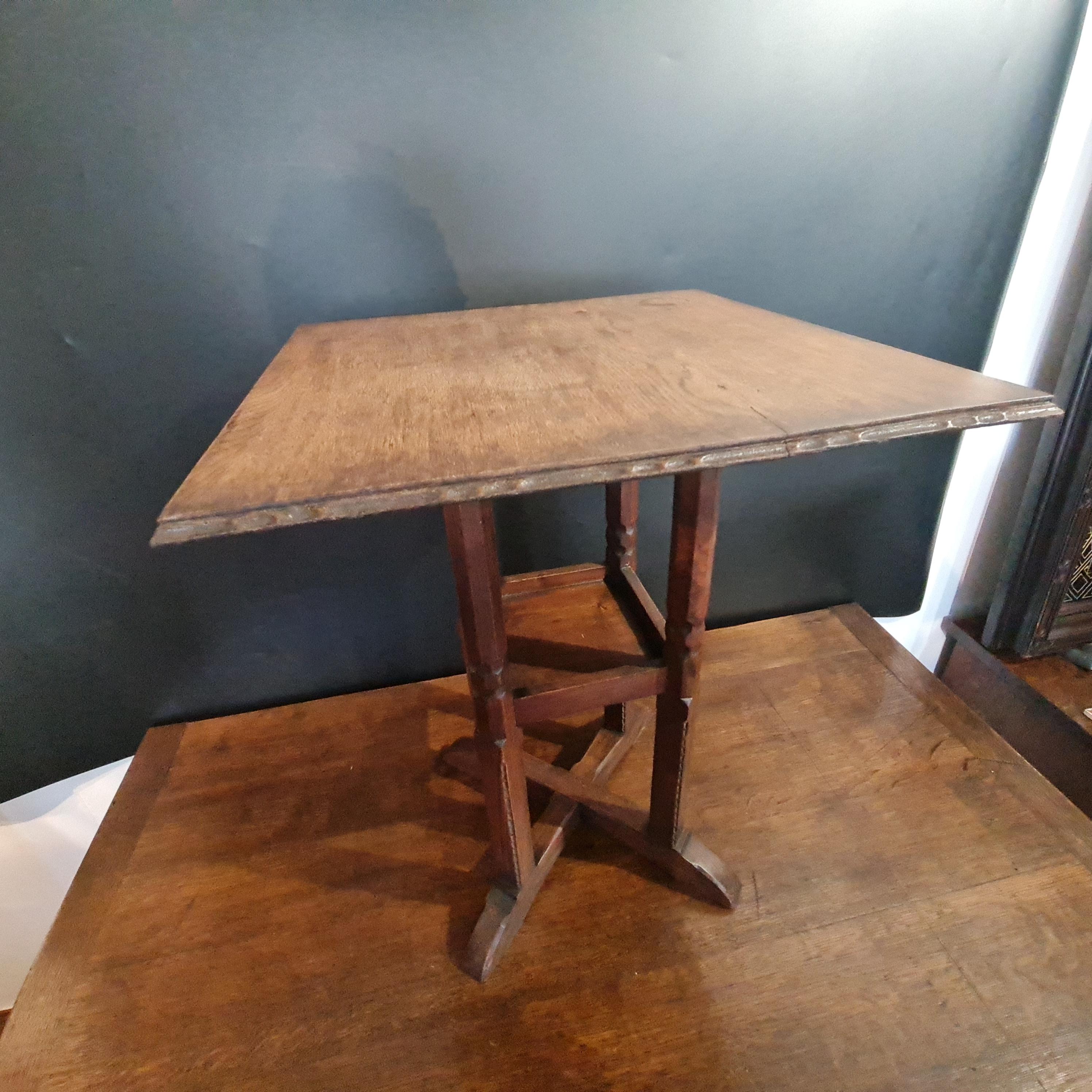 Britannico Tavolo della scuola Arts & Crafts Cotswolds  Arthur Romney Green in vendita