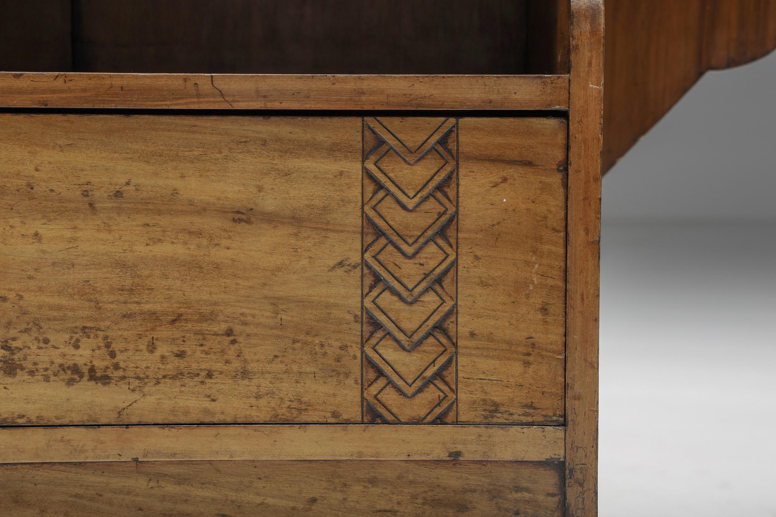 Arts & Crafts Cupboard in Wood by Charles Rennie Mackintosh, 20th Century In Excellent Condition For Sale In Antwerp, BE