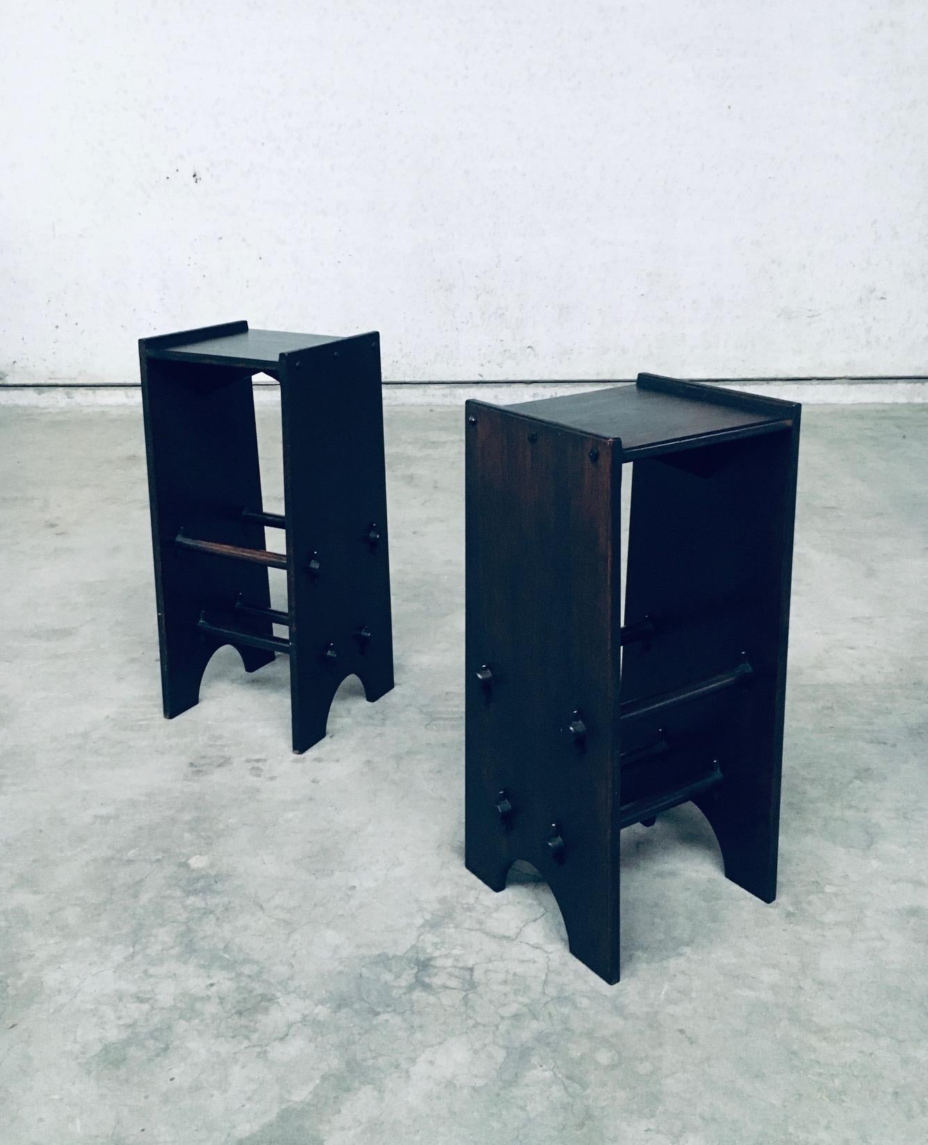 Européen Ensemble de tabourets de bar faits main, France, années 1920 en vente