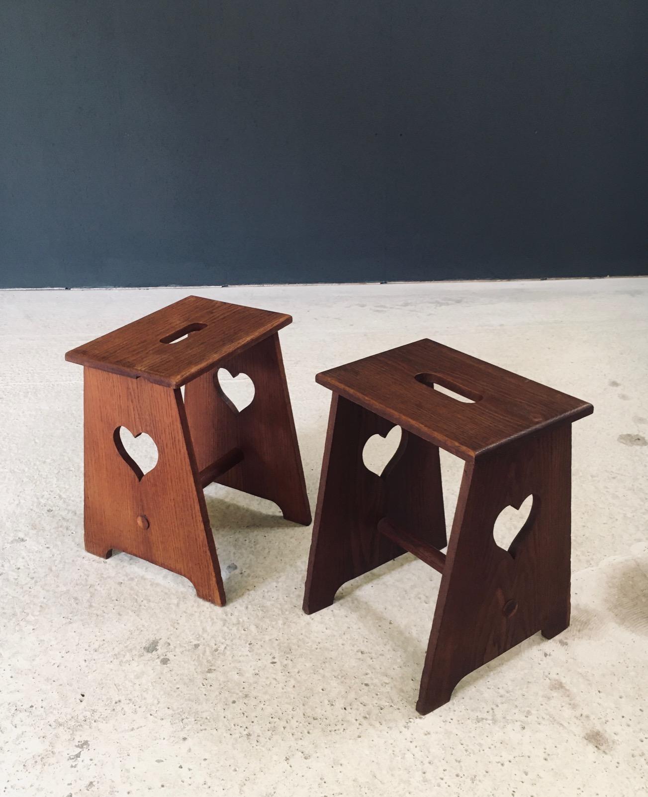 Juego de taburetes HEART de estilo Arts & Crafts Design, Bélgica Años 20 Belga en venta
