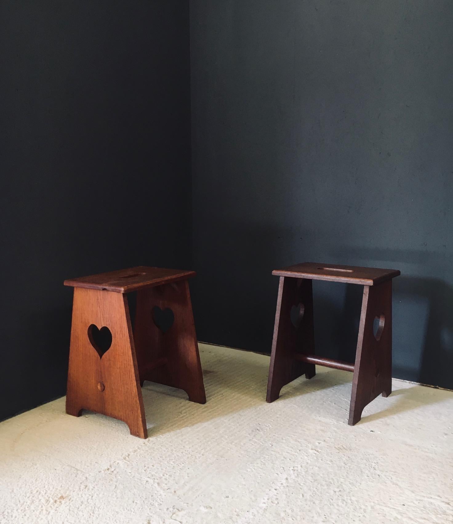 Juego de taburetes HEART de estilo Arts & Crafts Design, Bélgica Años 20 principios del siglo XX en venta