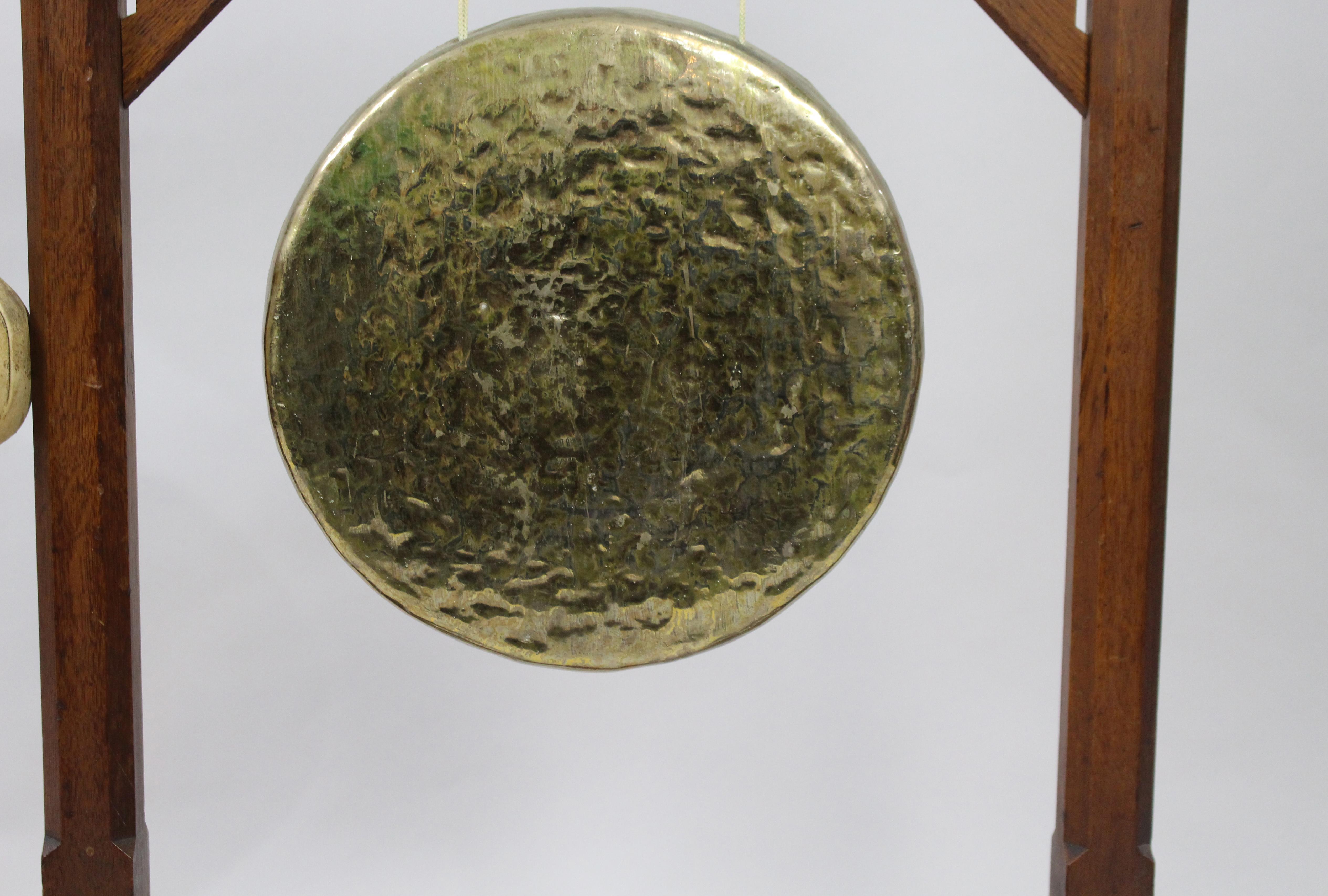 Gong Arts & Crafts Dinner Gong vers1880 1