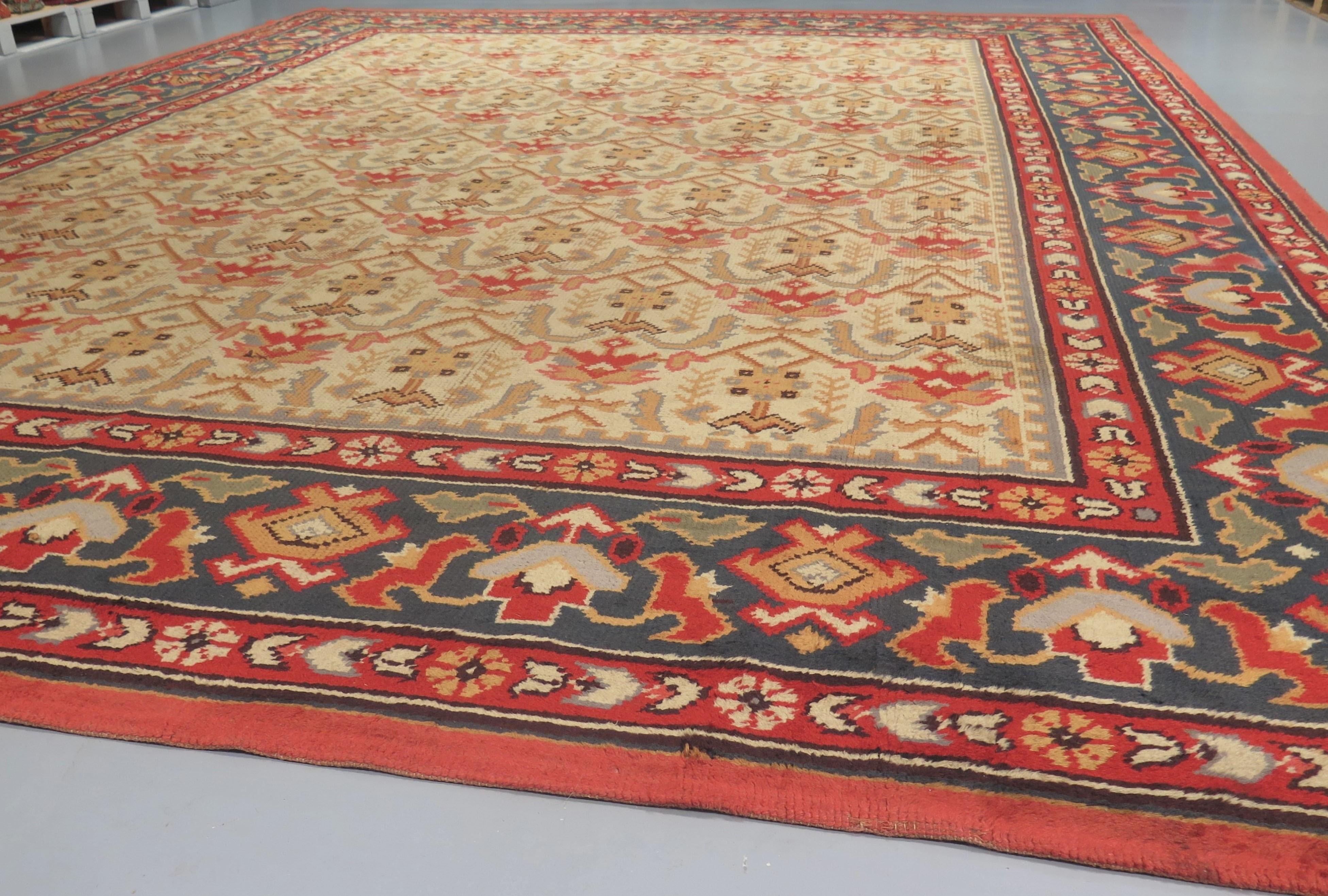 Arts & Crafts Donegal Carpet In Good Condition For Sale In London, GB