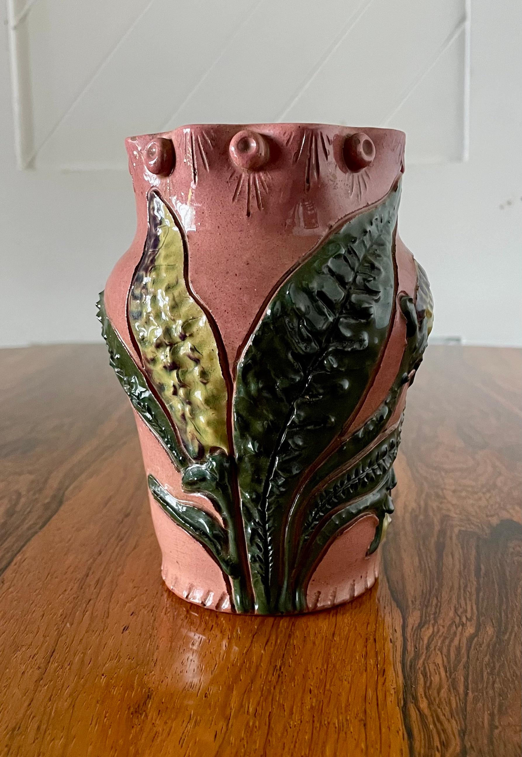 Kunsthandwerkliche frühe Keramikvase von Sir Edmund Elton's, Cleveland (Arts and Crafts) im Angebot