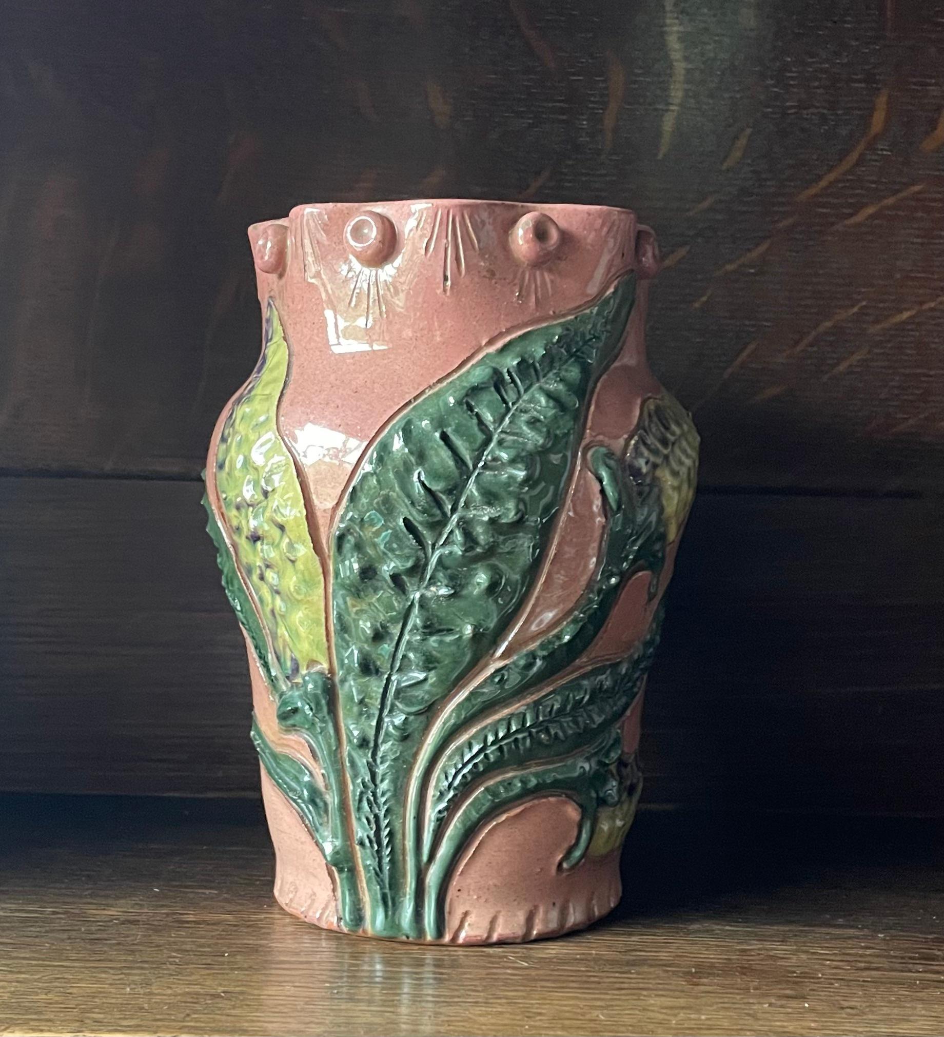 Kunsthandwerkliche frühe Keramikvase von Sir Edmund Elton's, Cleveland im Zustand „Gut“ im Angebot in Petworth, GB