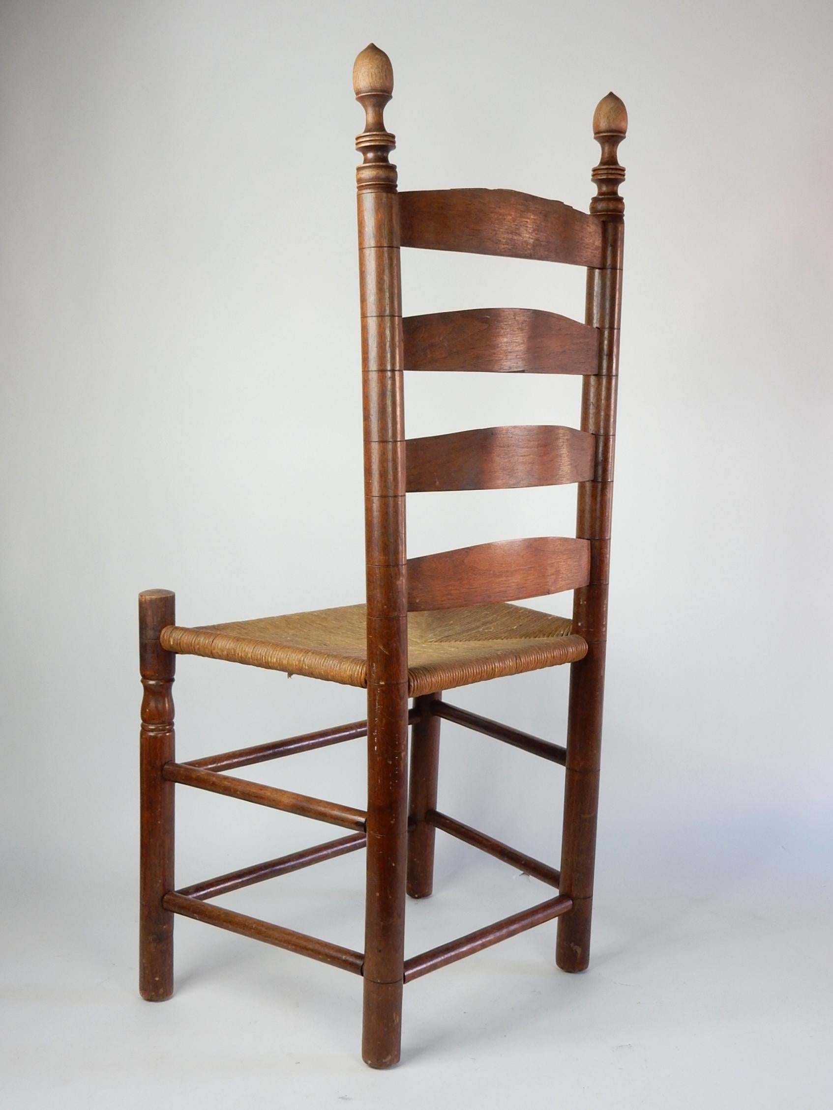 Arts & Crafts Era Ladderback Rush Dining Chairs 5 In Fair Condition In Las Vegas, NV