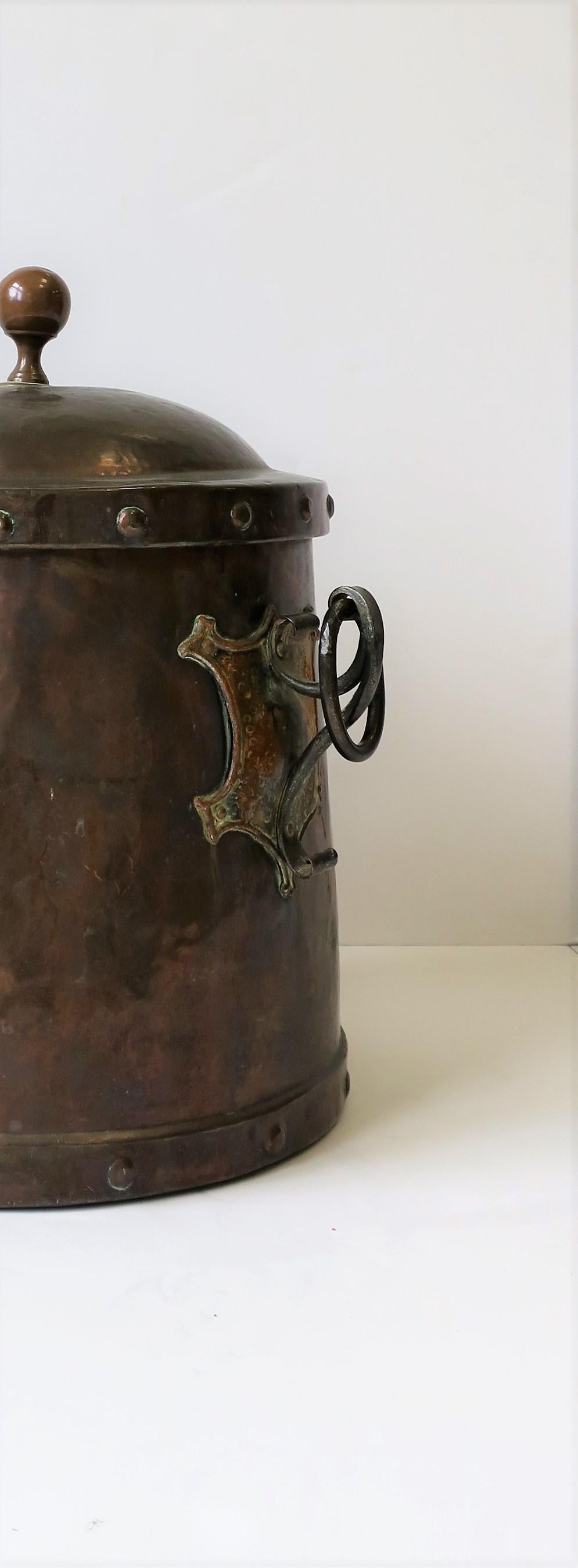 Cheminée anglaise Arts & Crafts en cuivre et bronze, 19e siècle en vente 4