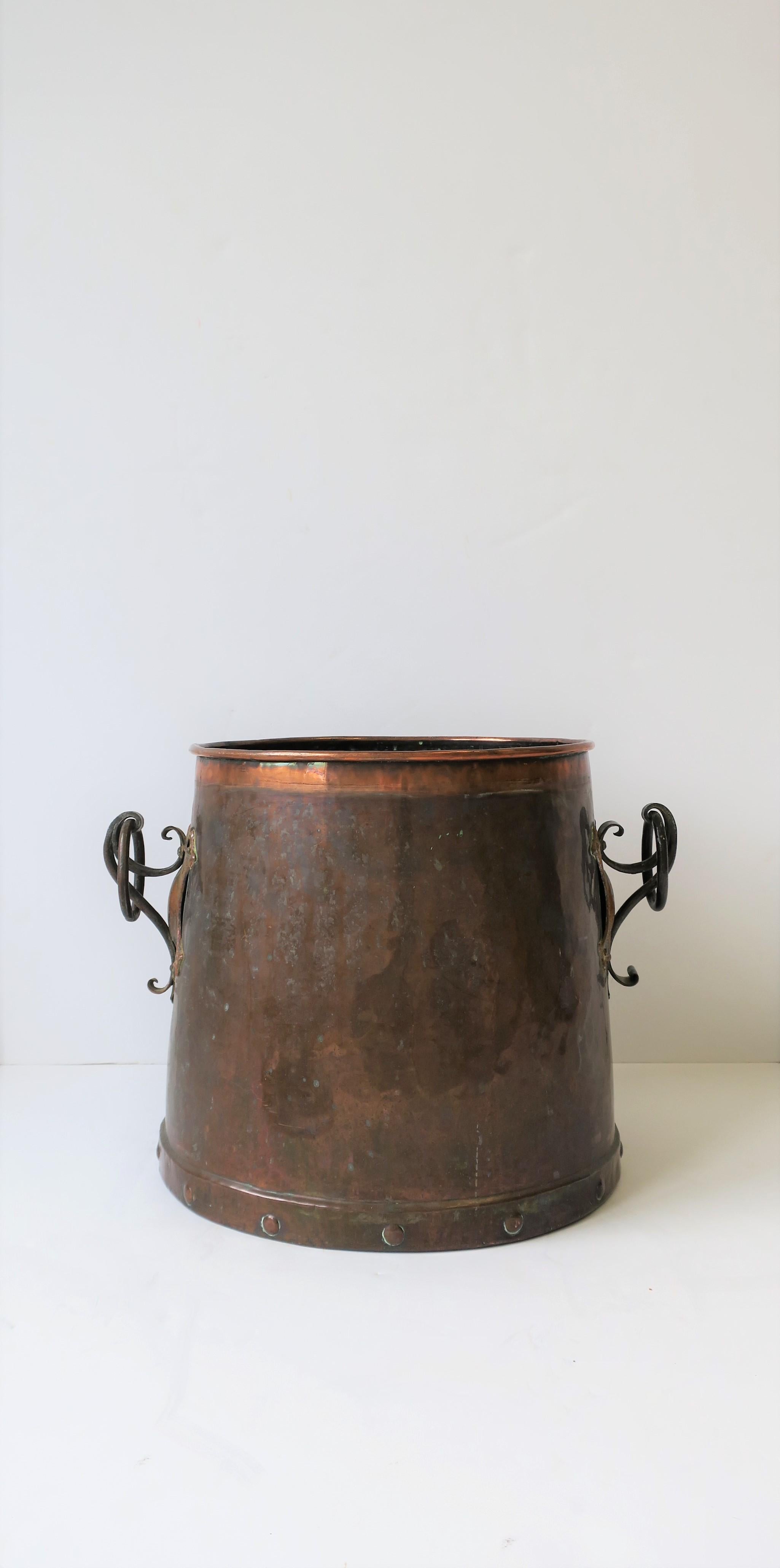 Cheminée anglaise Arts & Crafts en cuivre et bronze, 19e siècle en vente 1