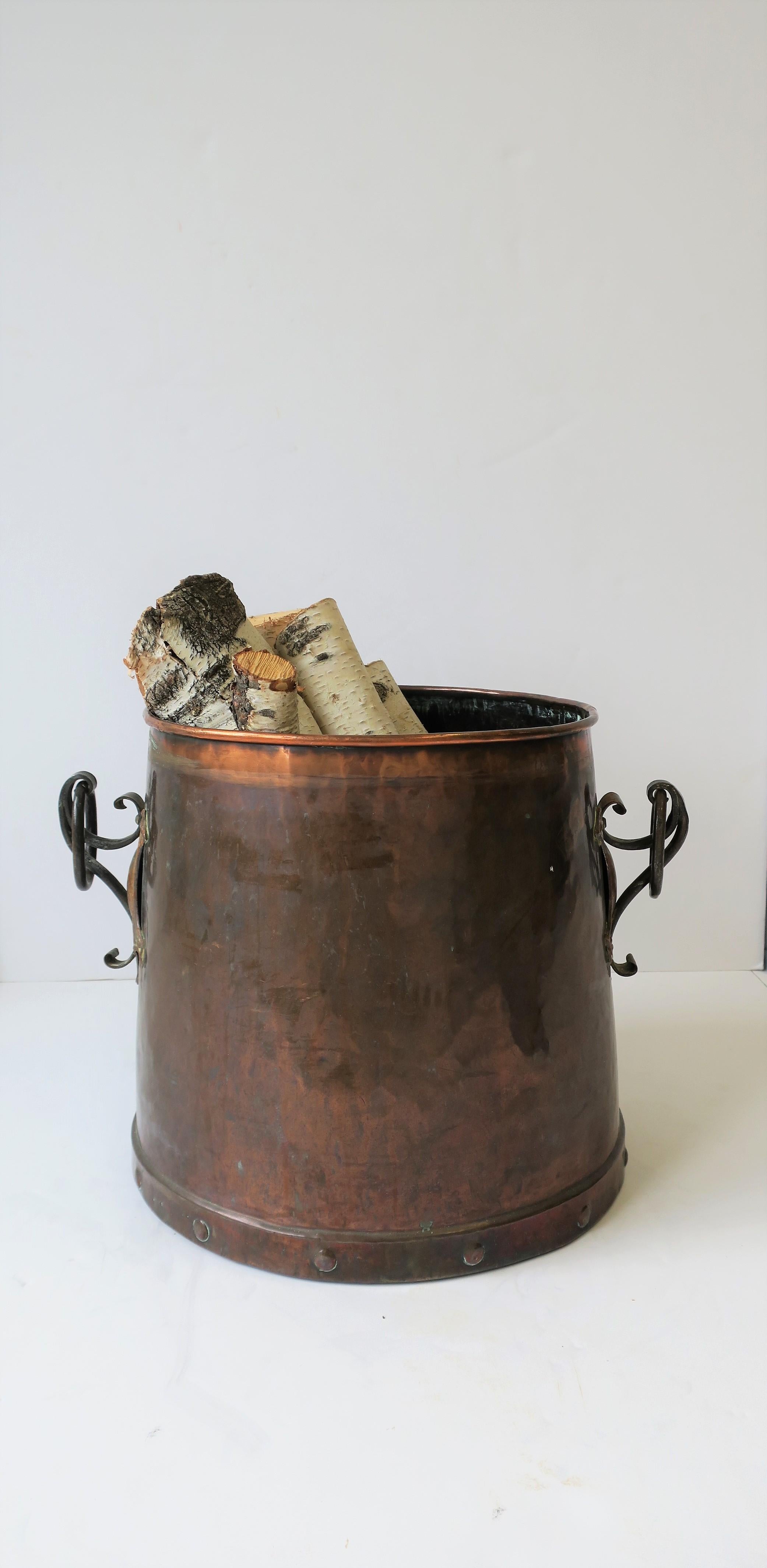 English Arts & Crafts Copper & Bronze Fireplace Chimney Pot, 19th Century For Sale 4
