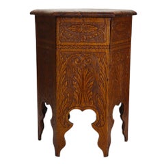 Kunsthandwerk, Blumen- und Blattmotive, Eiche, sechseckiger Tabouret-Pflanzenständer, um 1920