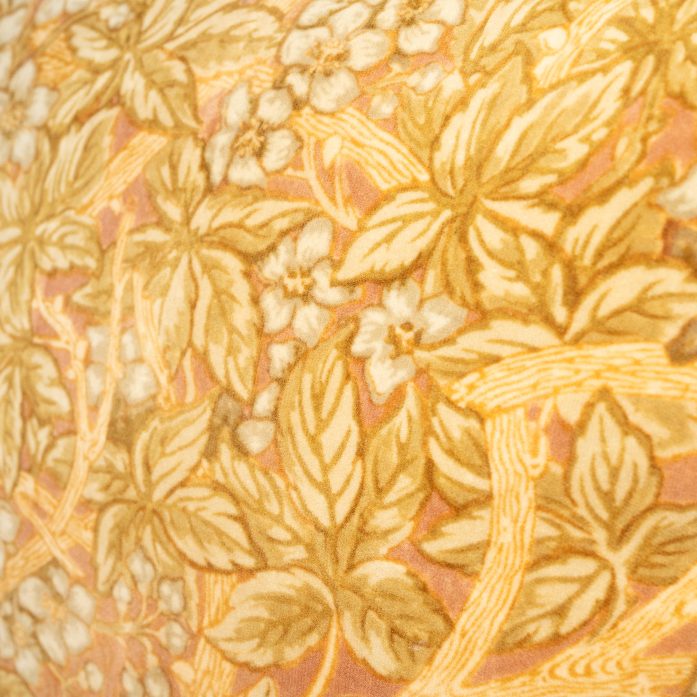 Américain Oreiller en velours floral Arts & Crafts en vente