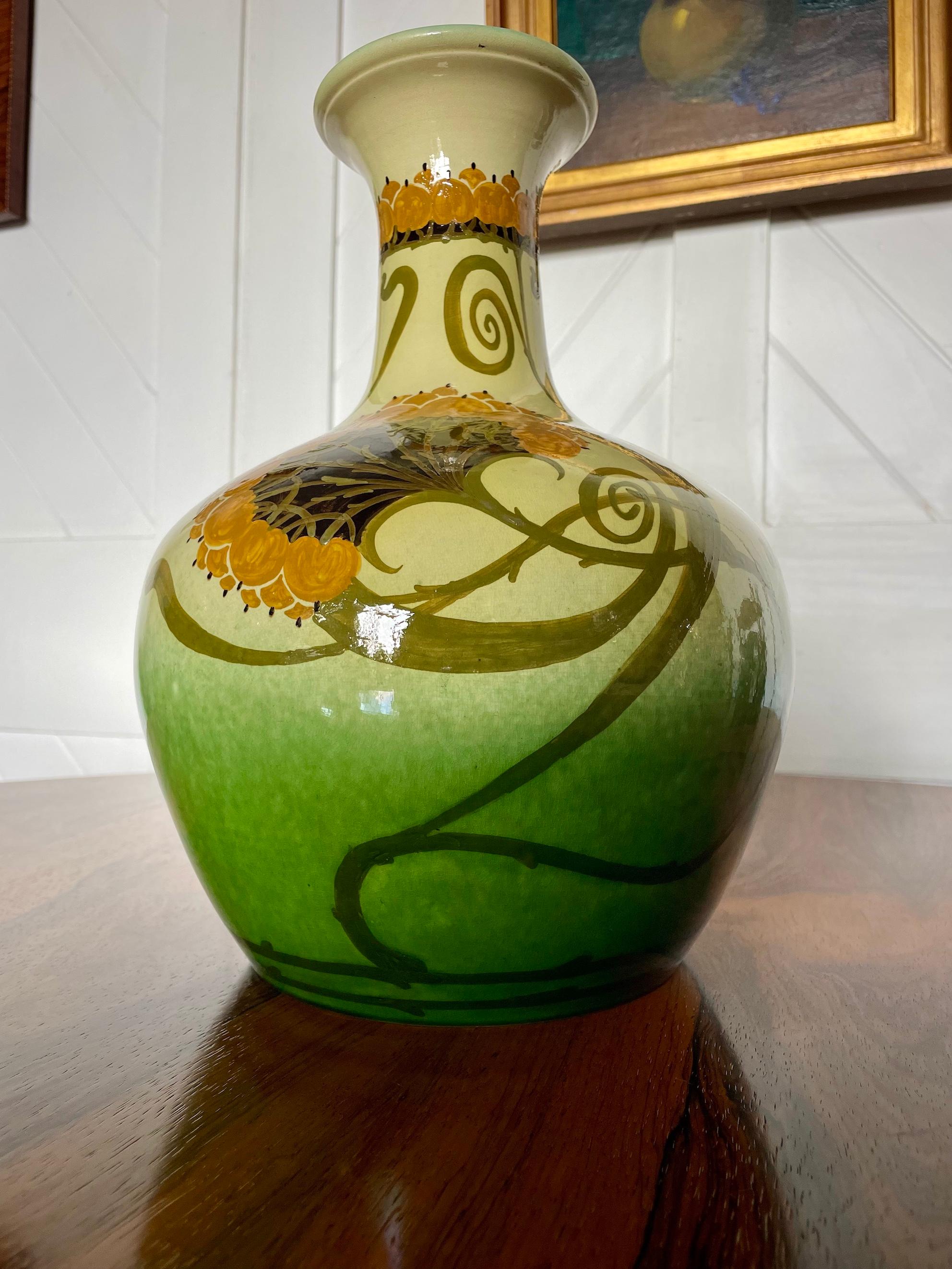 Arts and Crafts Vase en poterie émaillée Arts & Crafts par Ault en vente