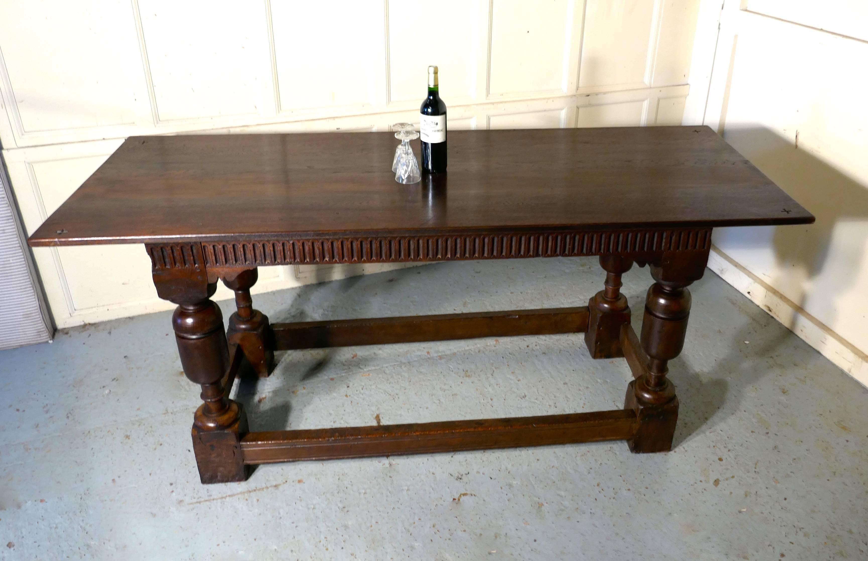 Arts & Crafts Gothic Carved Oak Table In Good Condition For Sale In Chillerton, Isle of Wight