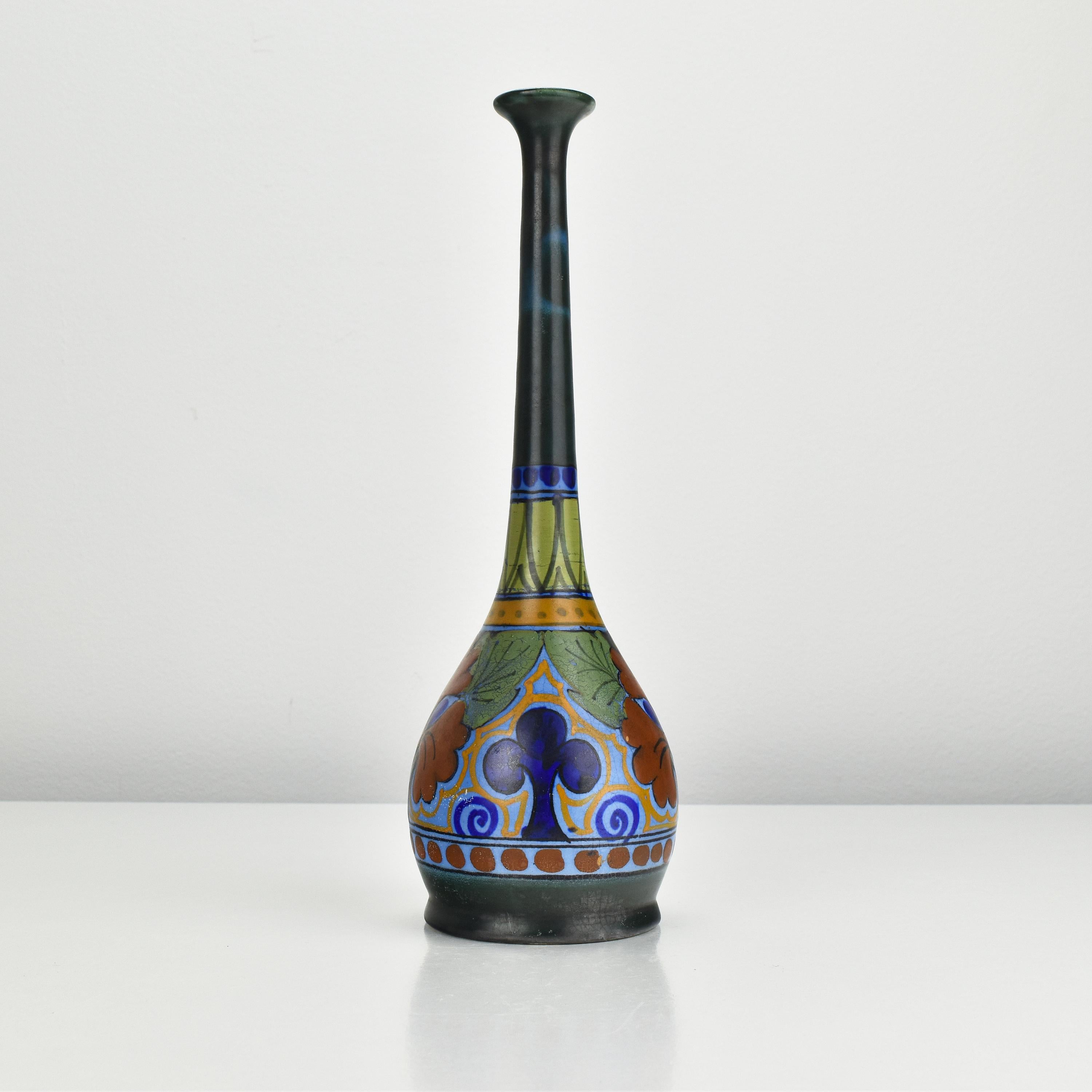 Early 20th Century Arts & Crafts Gouda School Art Pottery Stylized Floral Soliflor Stem Vase Azurea For Sale