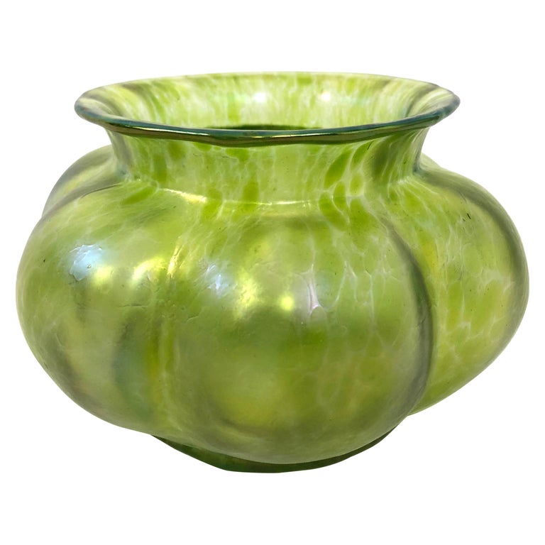 Arts & Crafts Green Glass Flower Vase in the Manner of Tiffany For Sale