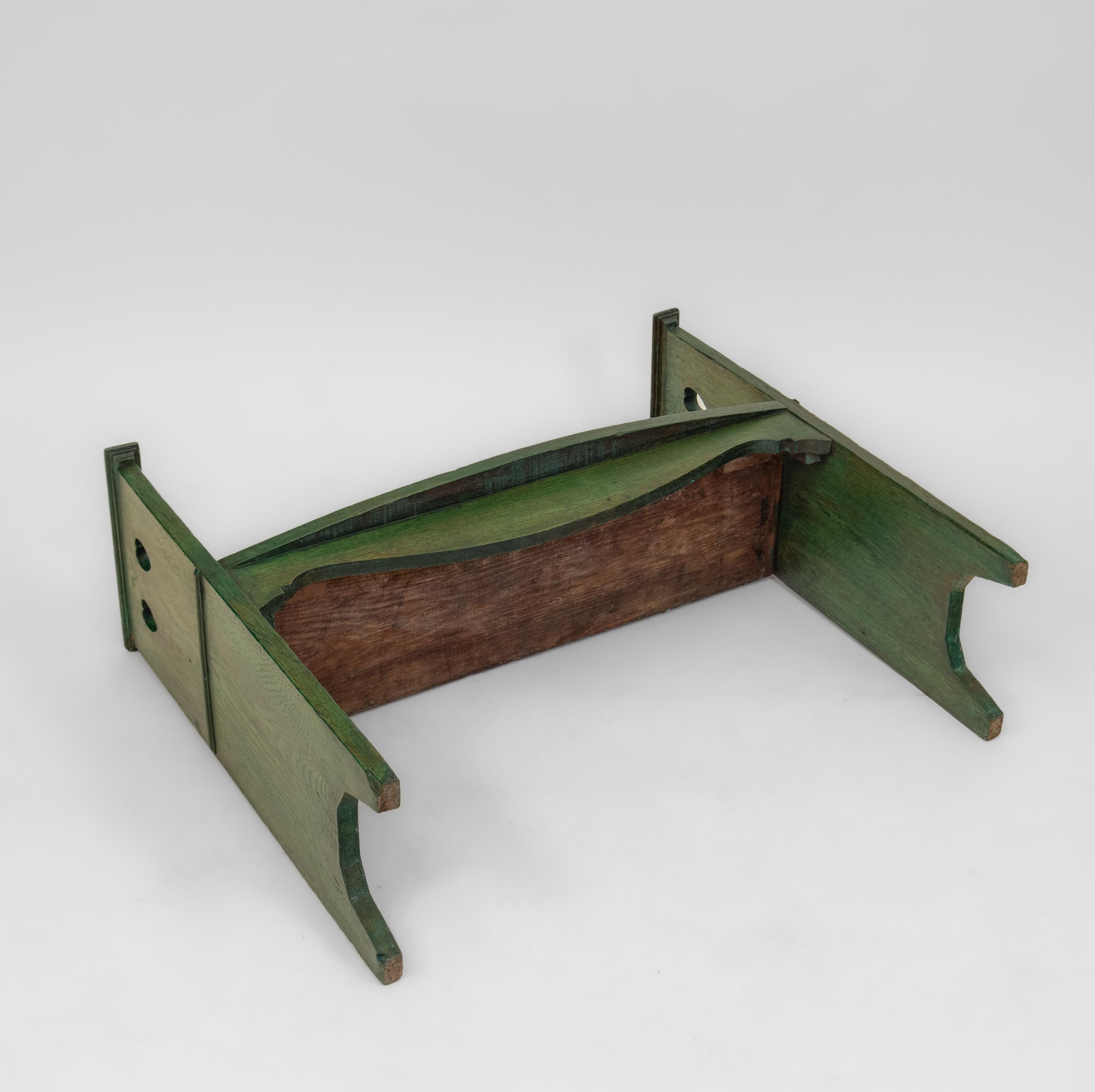 Arts & Crafts Green Stained Oak Small Bench Seat Heart Shape Decoration 6