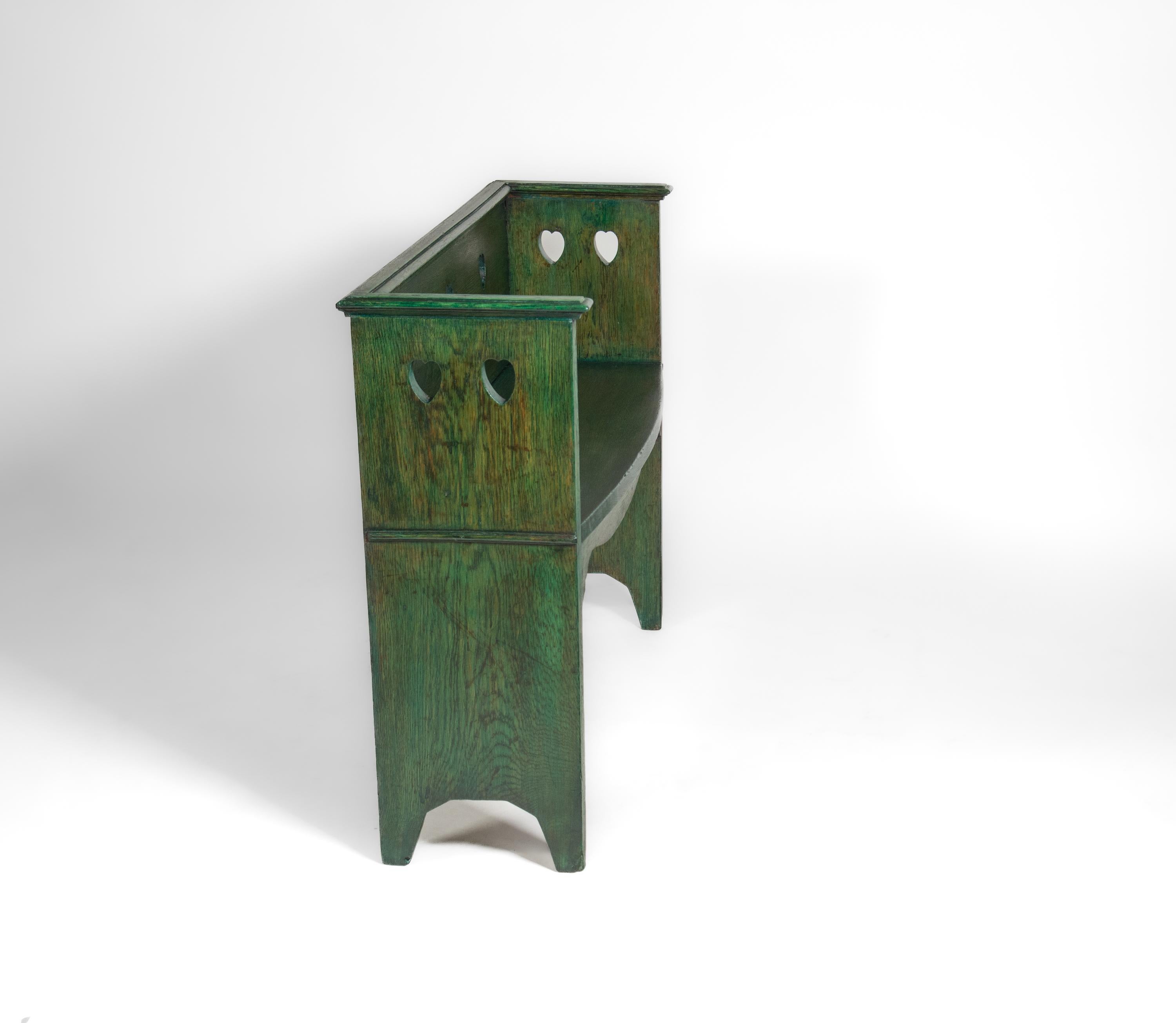 Arts & Crafts Green Stained Oak Small Bench Seat Heart Shape Decoration In Good Condition In Norwich, GB