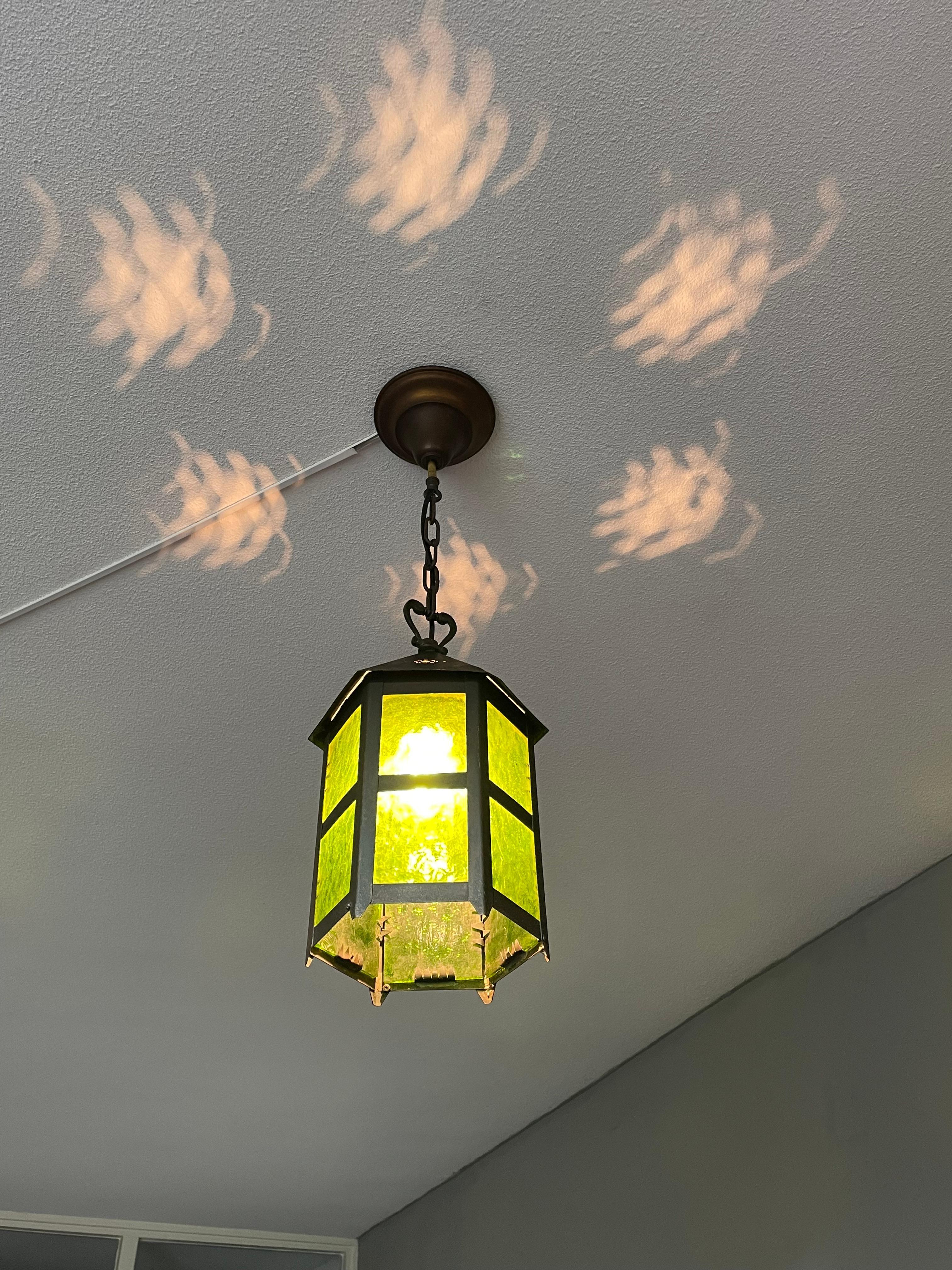 Lampe d'entrée Arts & Crafts Hallway avec Verre antique original, The Green Lantern 11