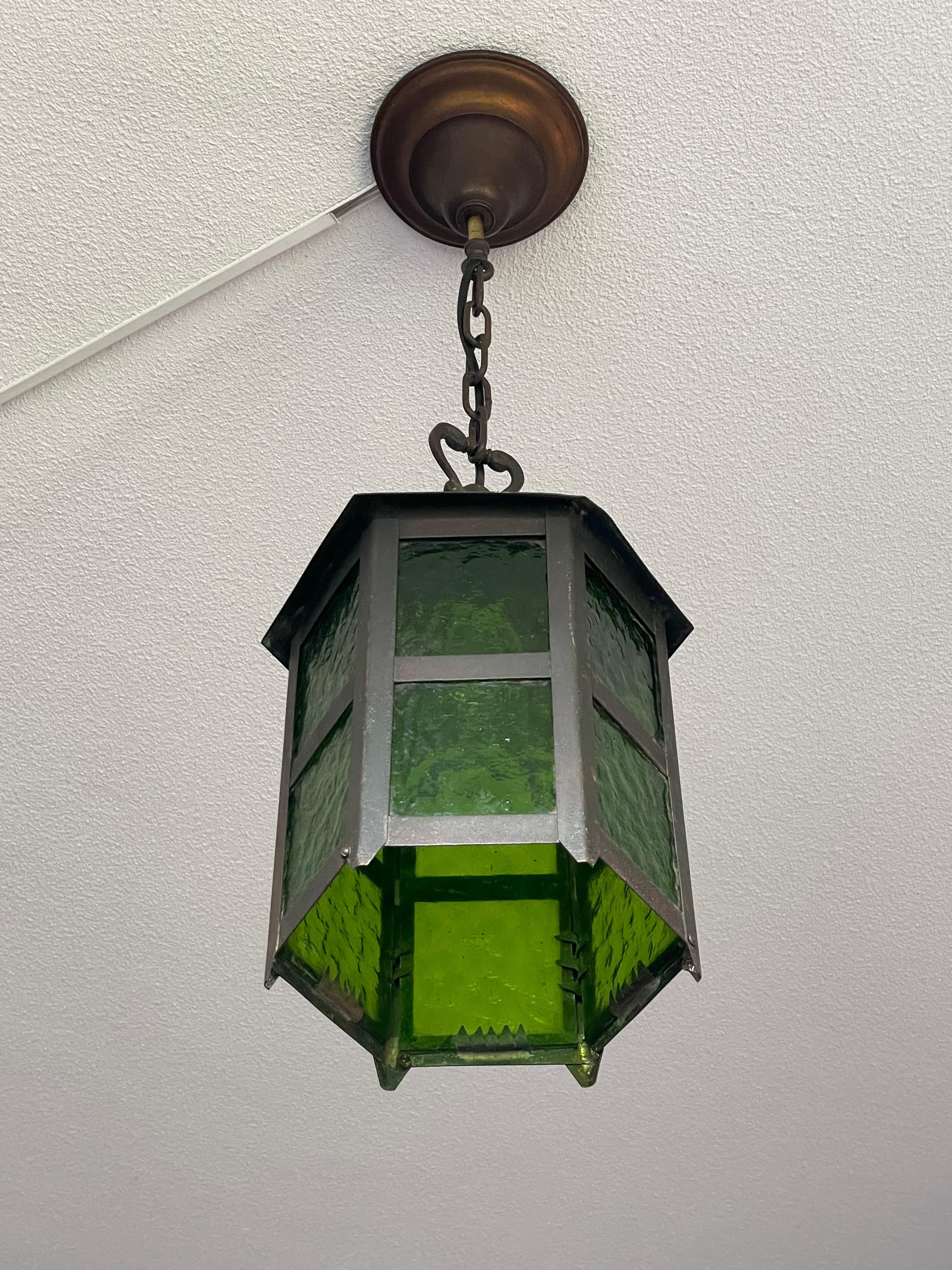 Moulage Lampe d'entrée Arts & Crafts Hallway avec Verre antique original, The Green Lantern