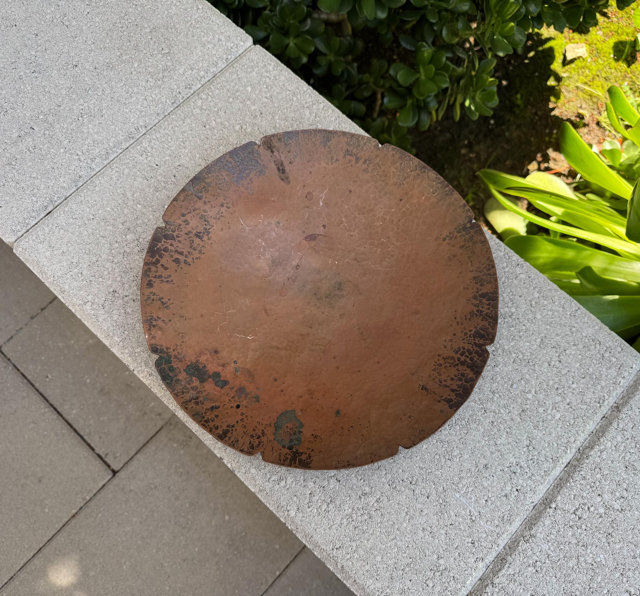 Hammered Copper Arts & Crafts Footed Tray / Charger, Early 20th Century.