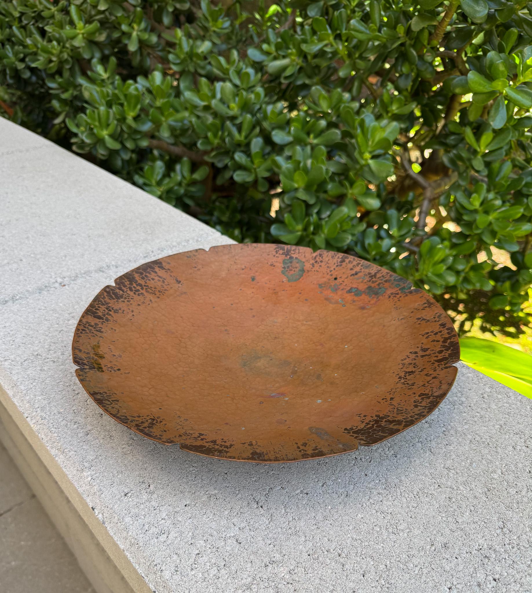 Arts and Crafts Arts & Crafts Hammered Copper Footed Tray / Charger, Early 20th Century For Sale