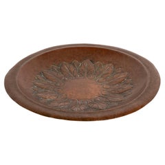Placa de cobre martillado Arts & Crafts, 1900s Inglaterra