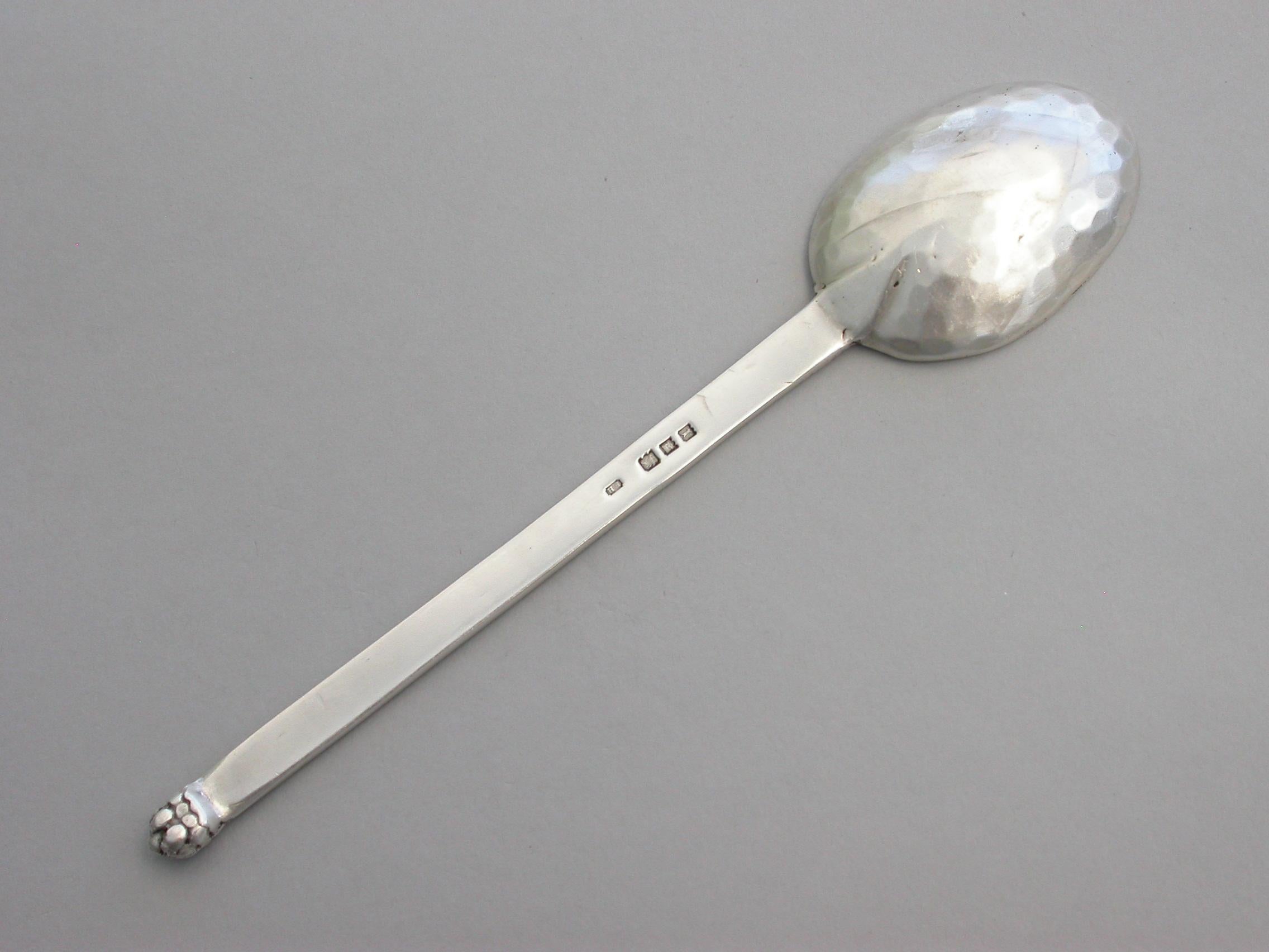 Arts & Crafts Hammered Silver Spoon by Francis Harling, London, 1926 In Good Condition In Sittingbourne, Kent