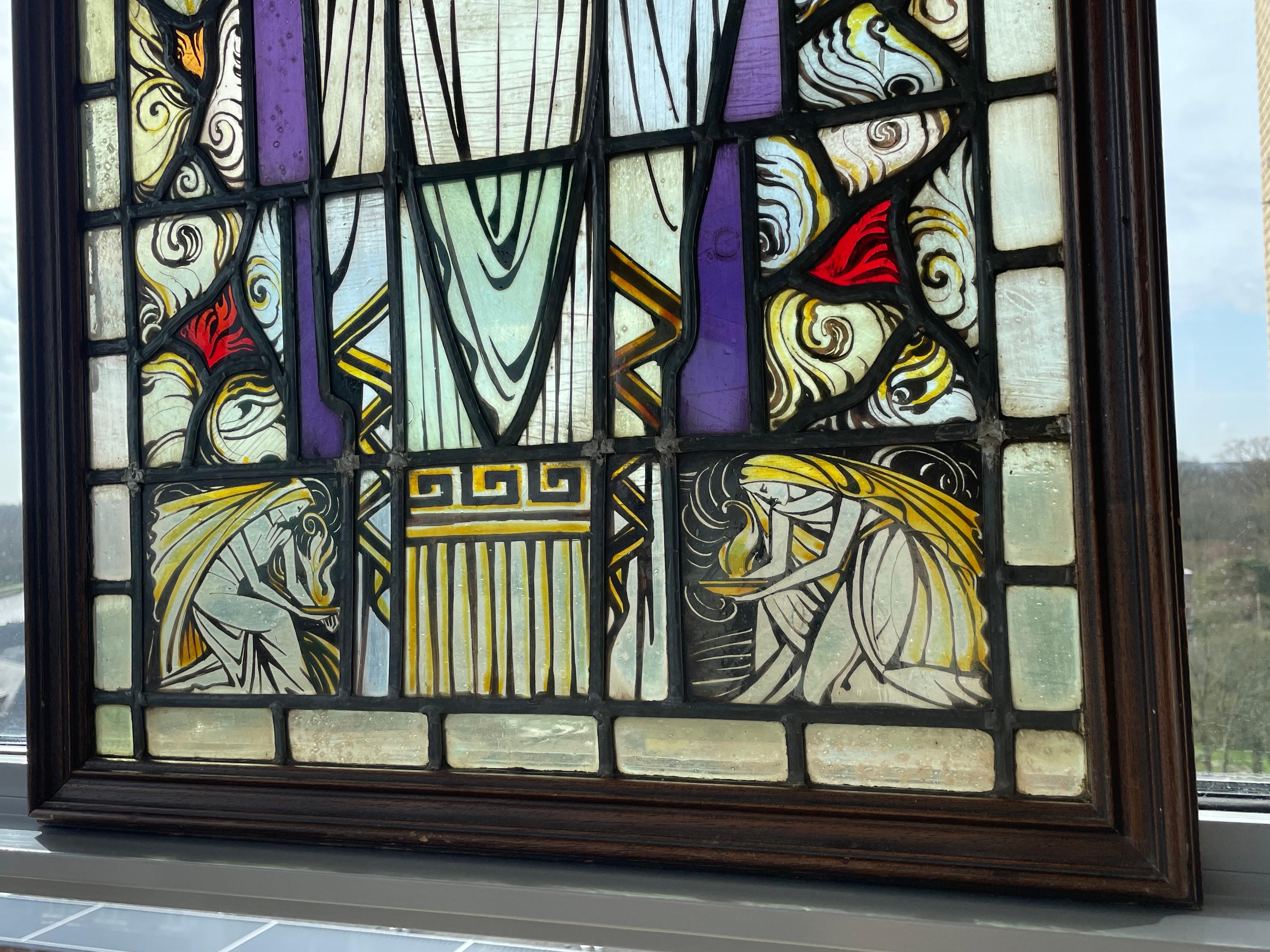Arts and Crafts Handbemalte Kirchenglas-Fenster Bibel aus Kirchenglas, Lesung Maria, Feuer und Engel (20. Jahrhundert) im Angebot